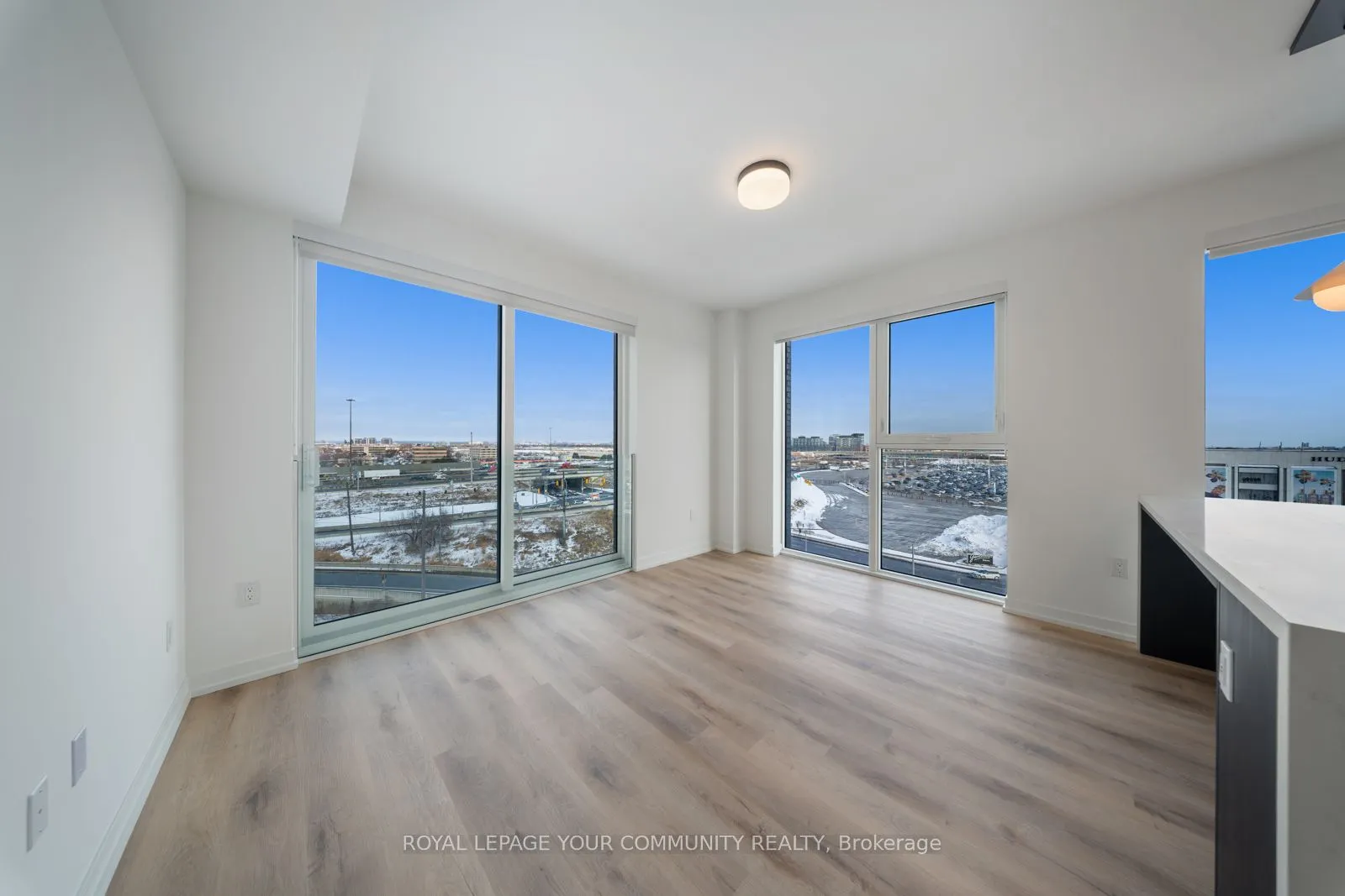5 York Garden Way, #602