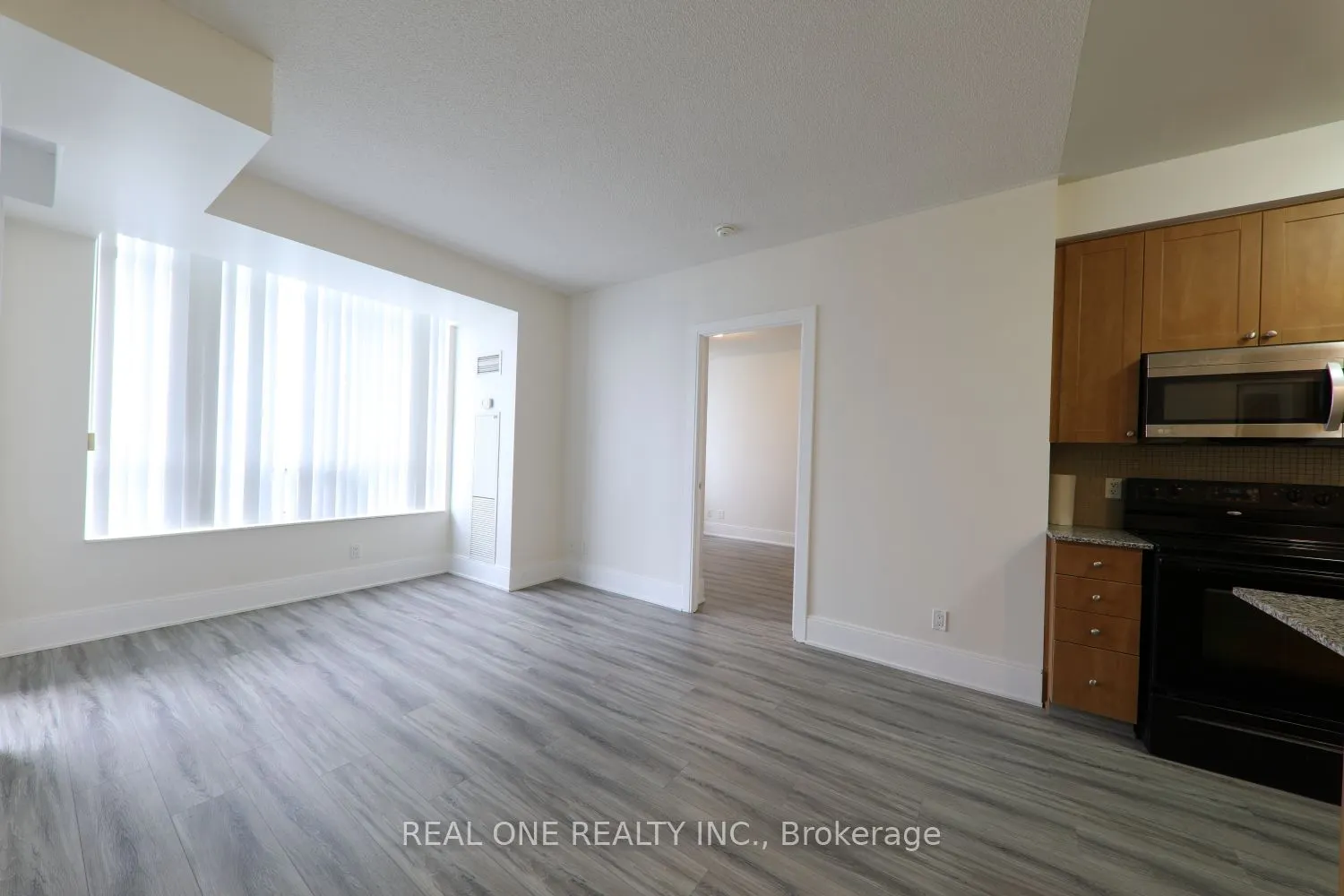 330 Burnhamthorpe Road W, #2708