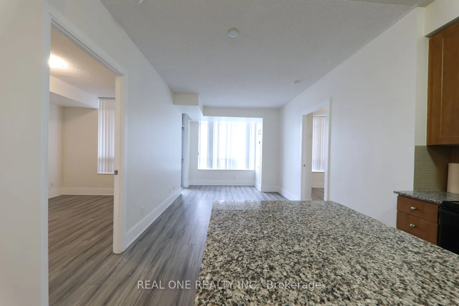 330 Burnhamthorpe Road W, #2708