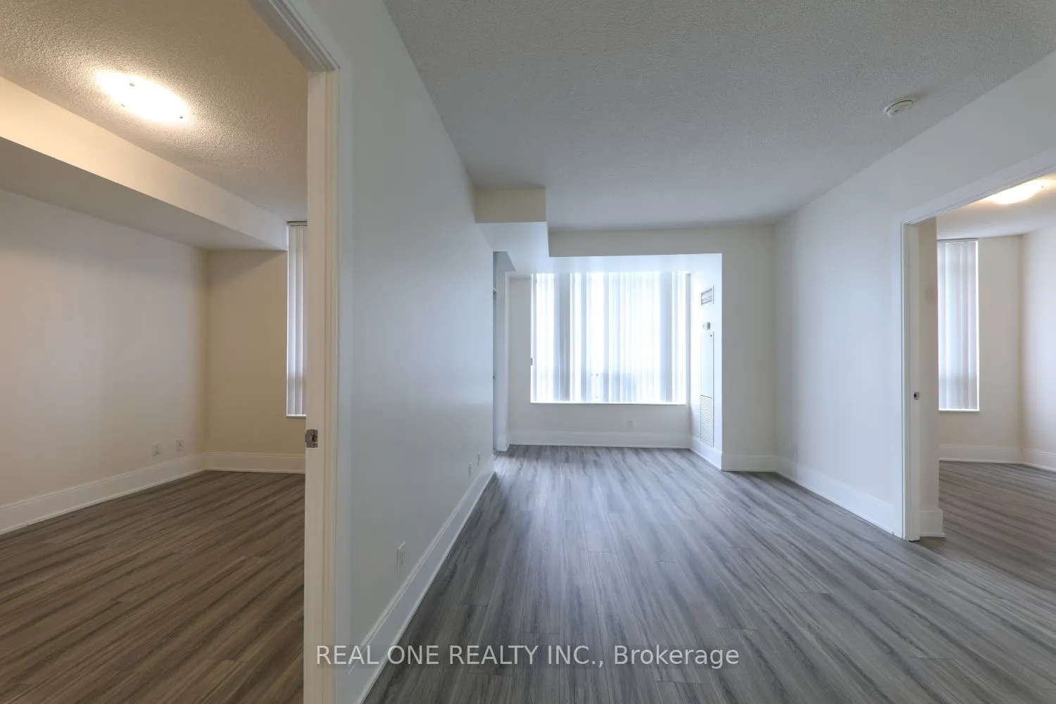 330 Burnhamthorpe Road W, #2708