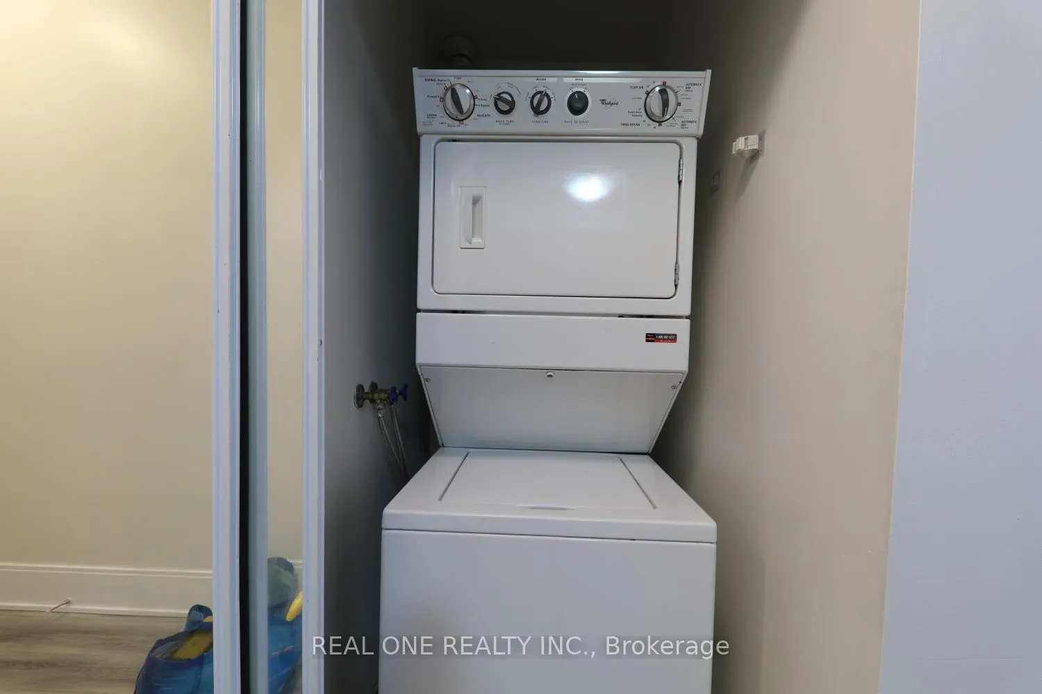 330 Burnhamthorpe Road W, #2708