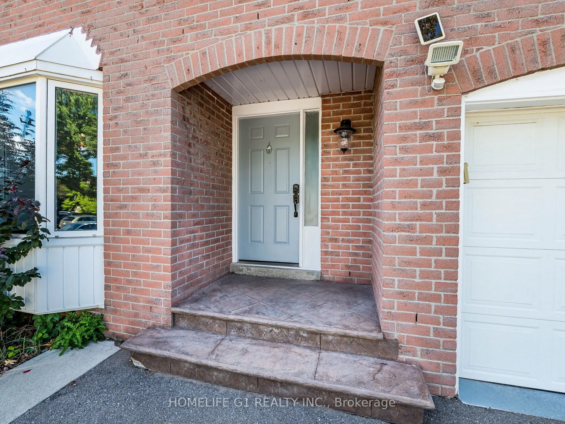 28 Nuttall Street