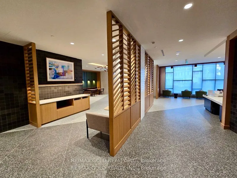2495 Eglinton Avenue W, #1903