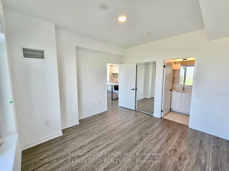 2495 Eglinton Avenue W, #1903