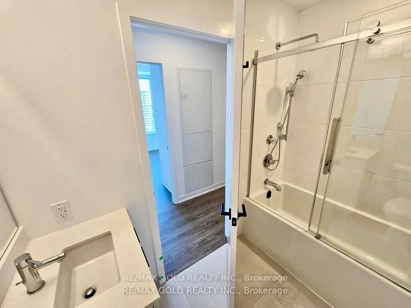 2495 Eglinton Avenue W, #1903