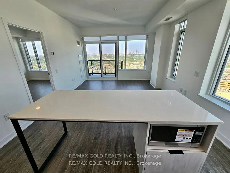 2495 Eglinton Avenue W, #1903