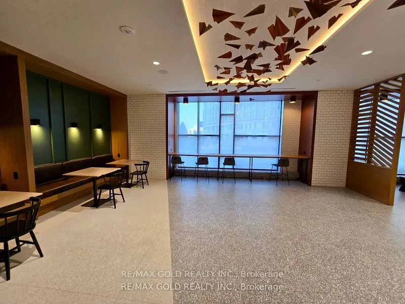 2495 Eglinton Avenue W, #1903