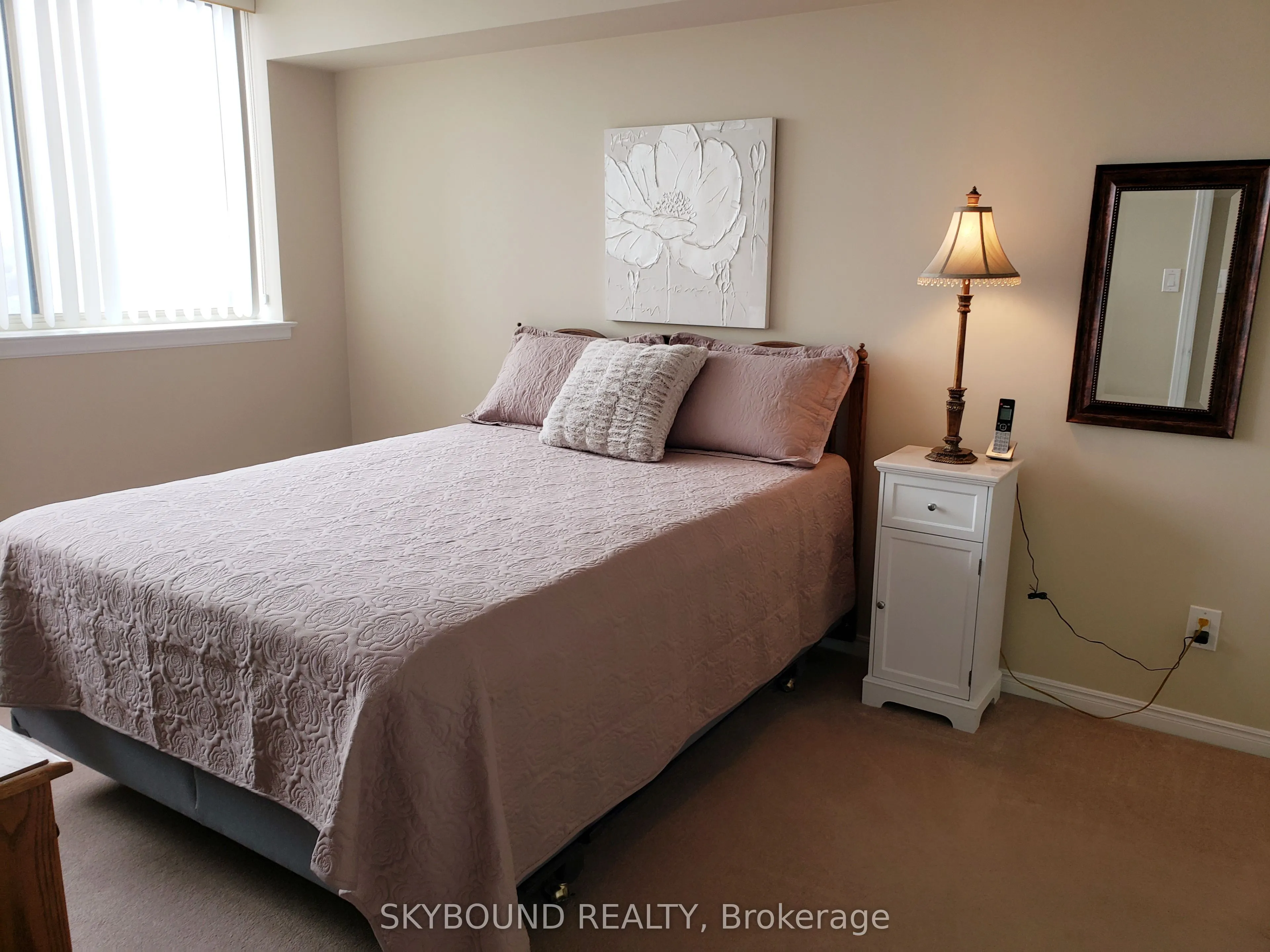 1360 Rathburn Road E, #808