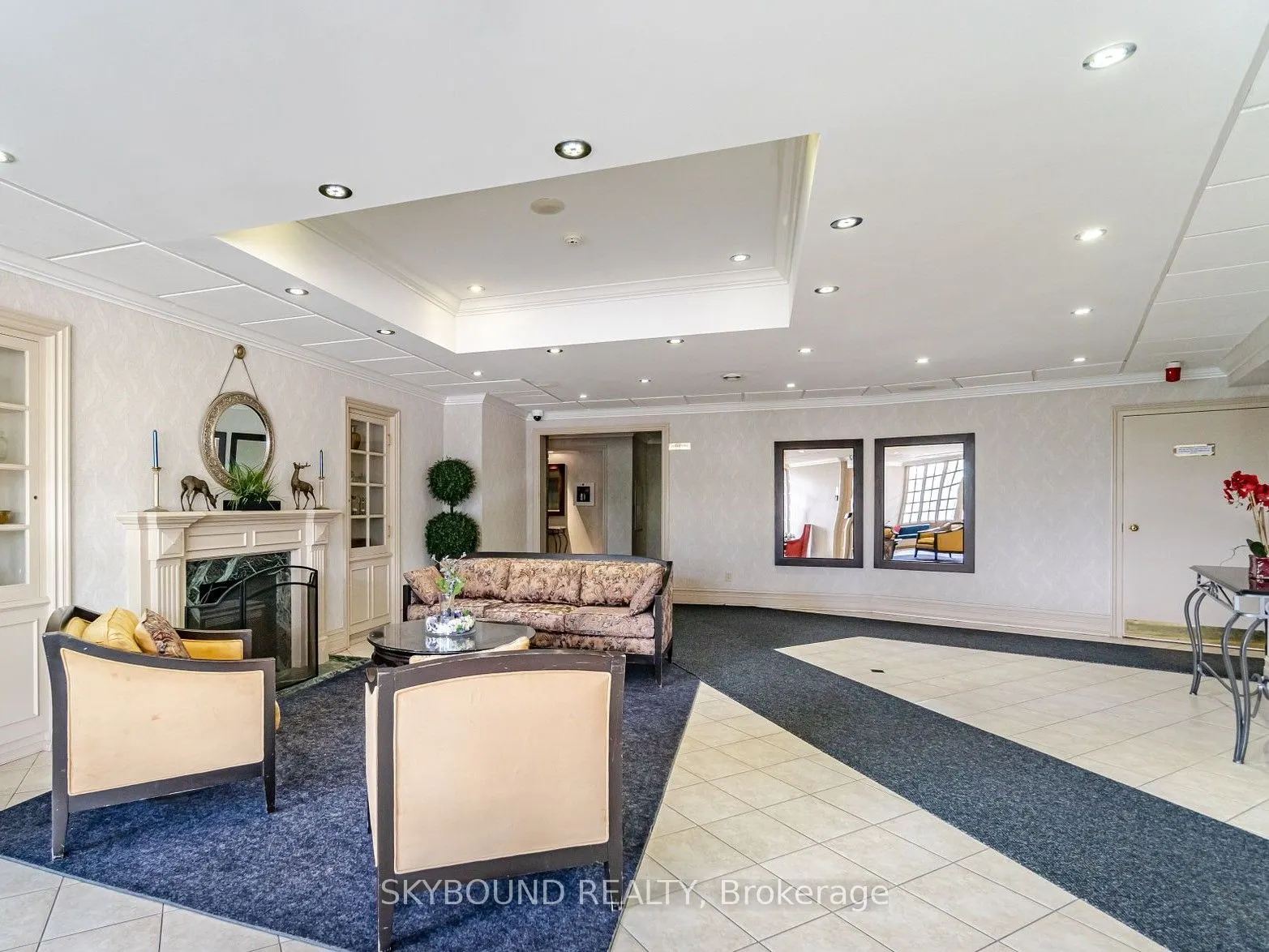1360 Rathburn Road E, #808