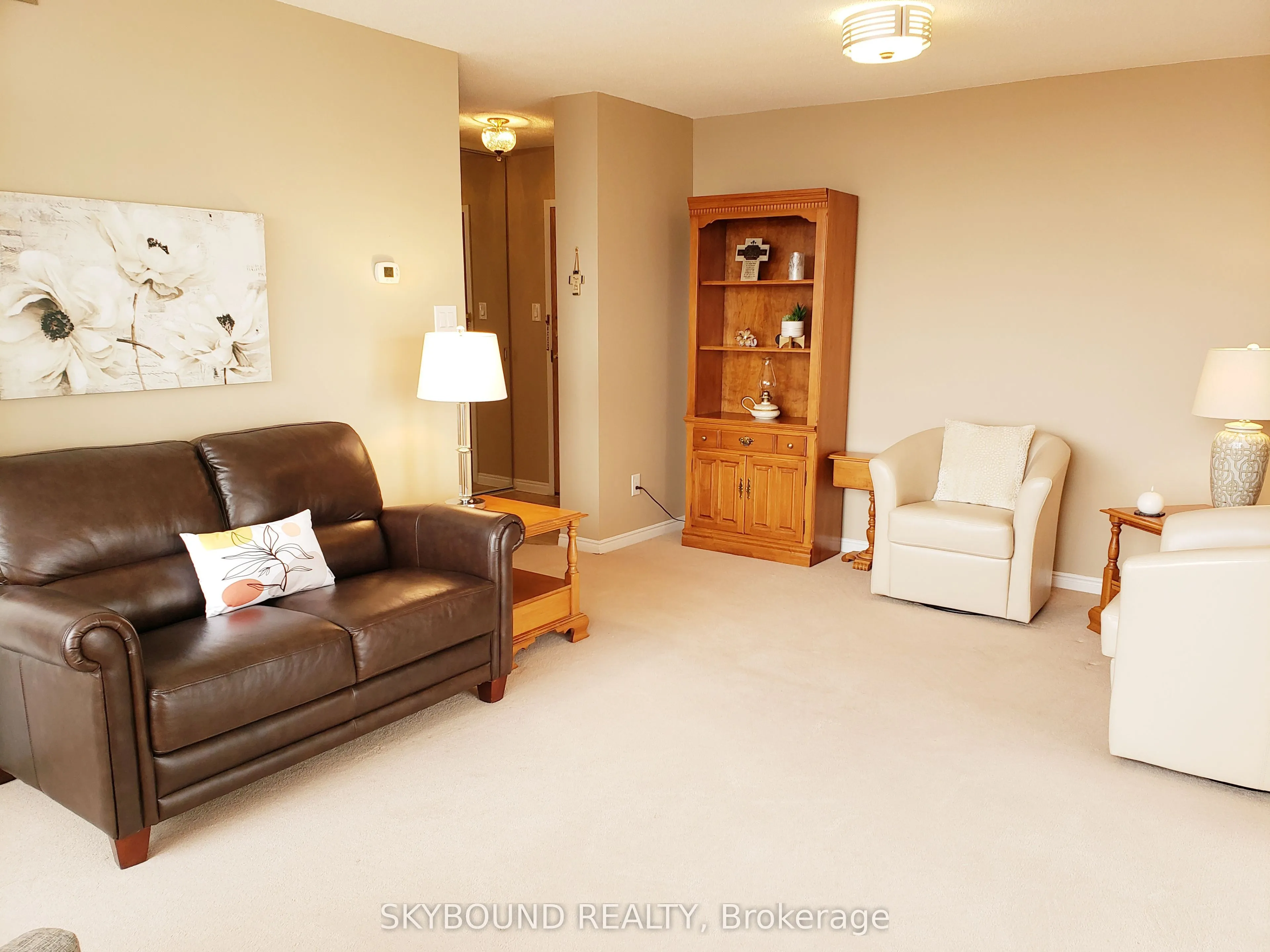 1360 Rathburn Road E, #808