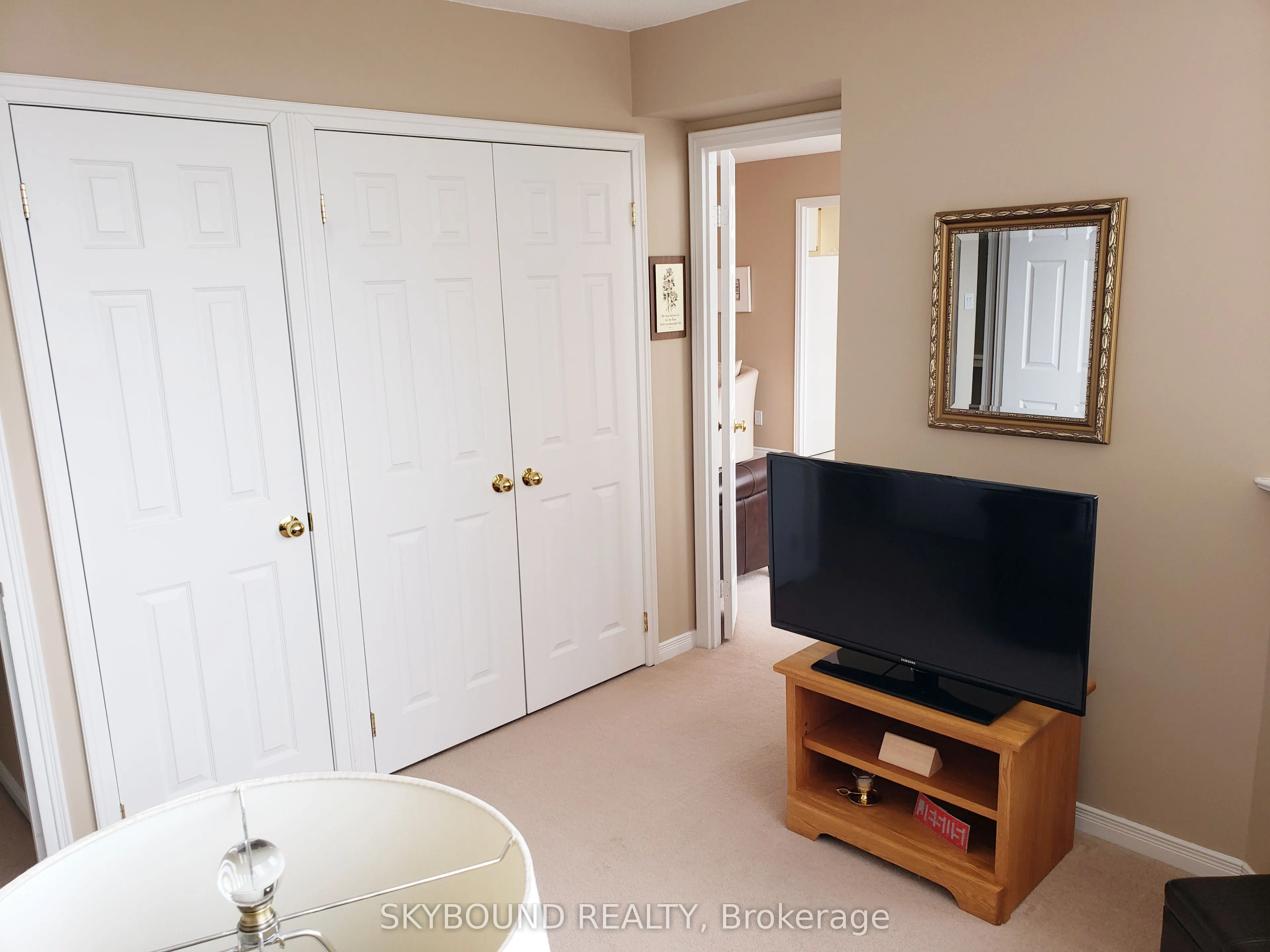 1360 Rathburn Road E, #808