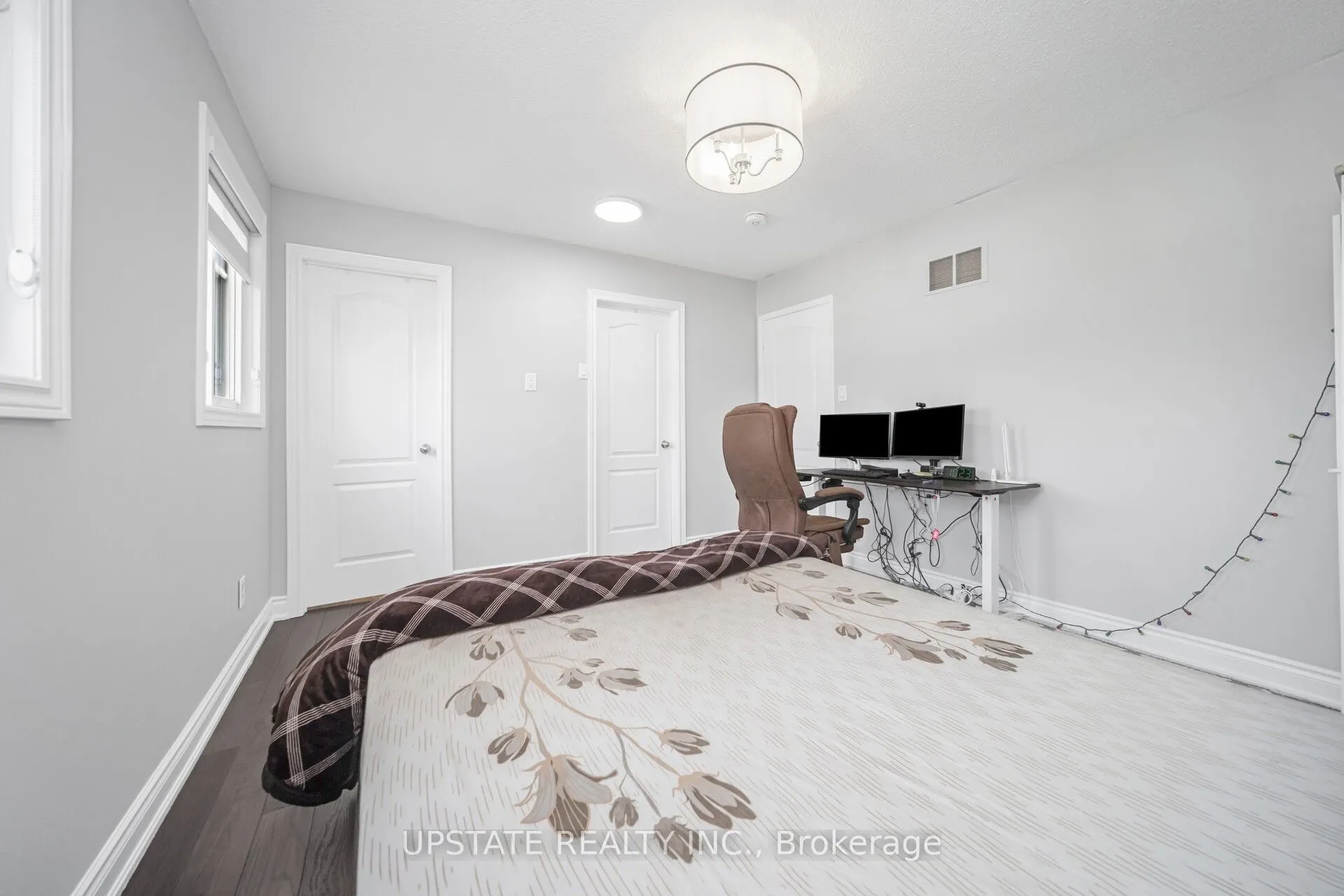 2 Trewartha Crescent