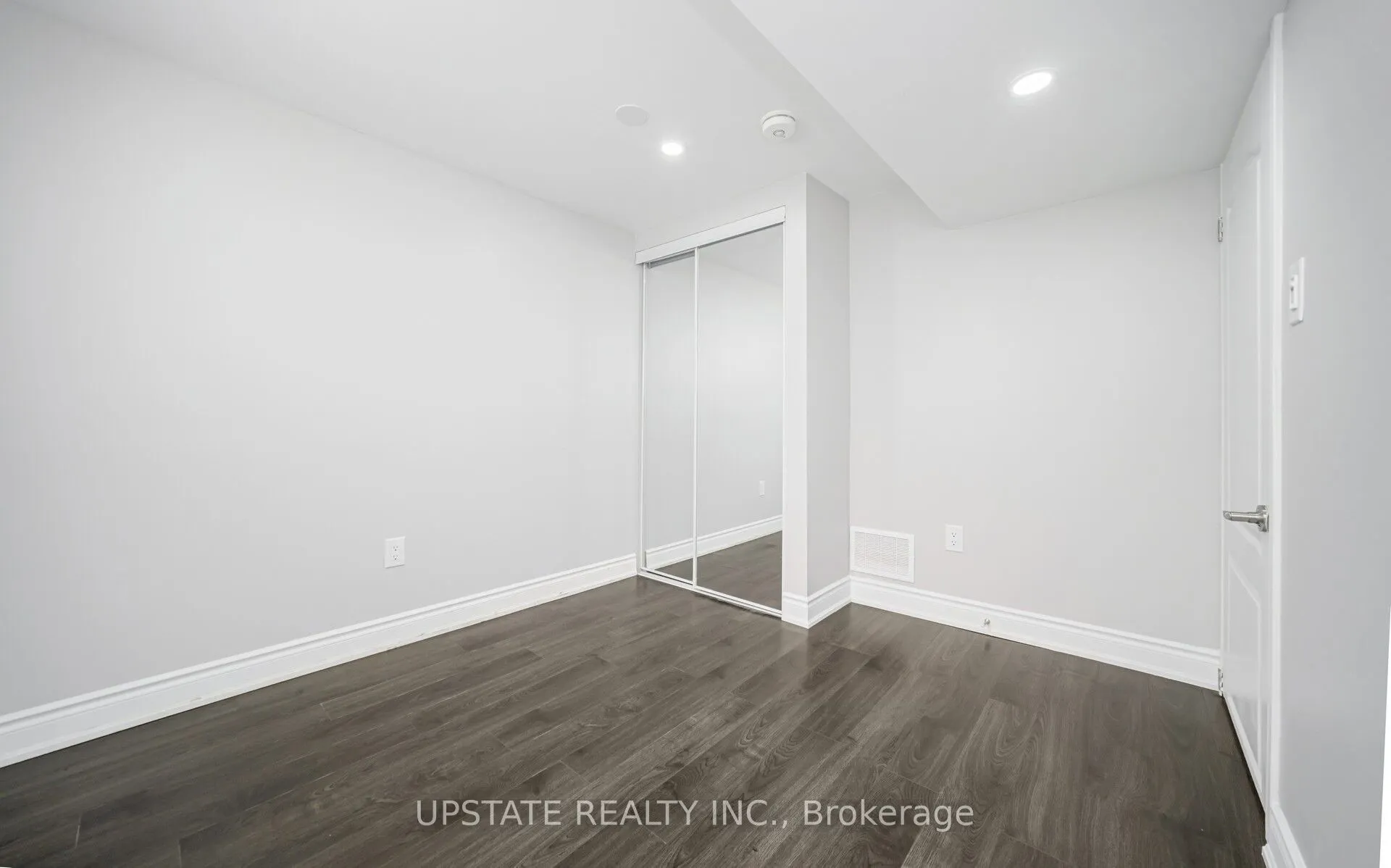 2 Trewartha Crescent