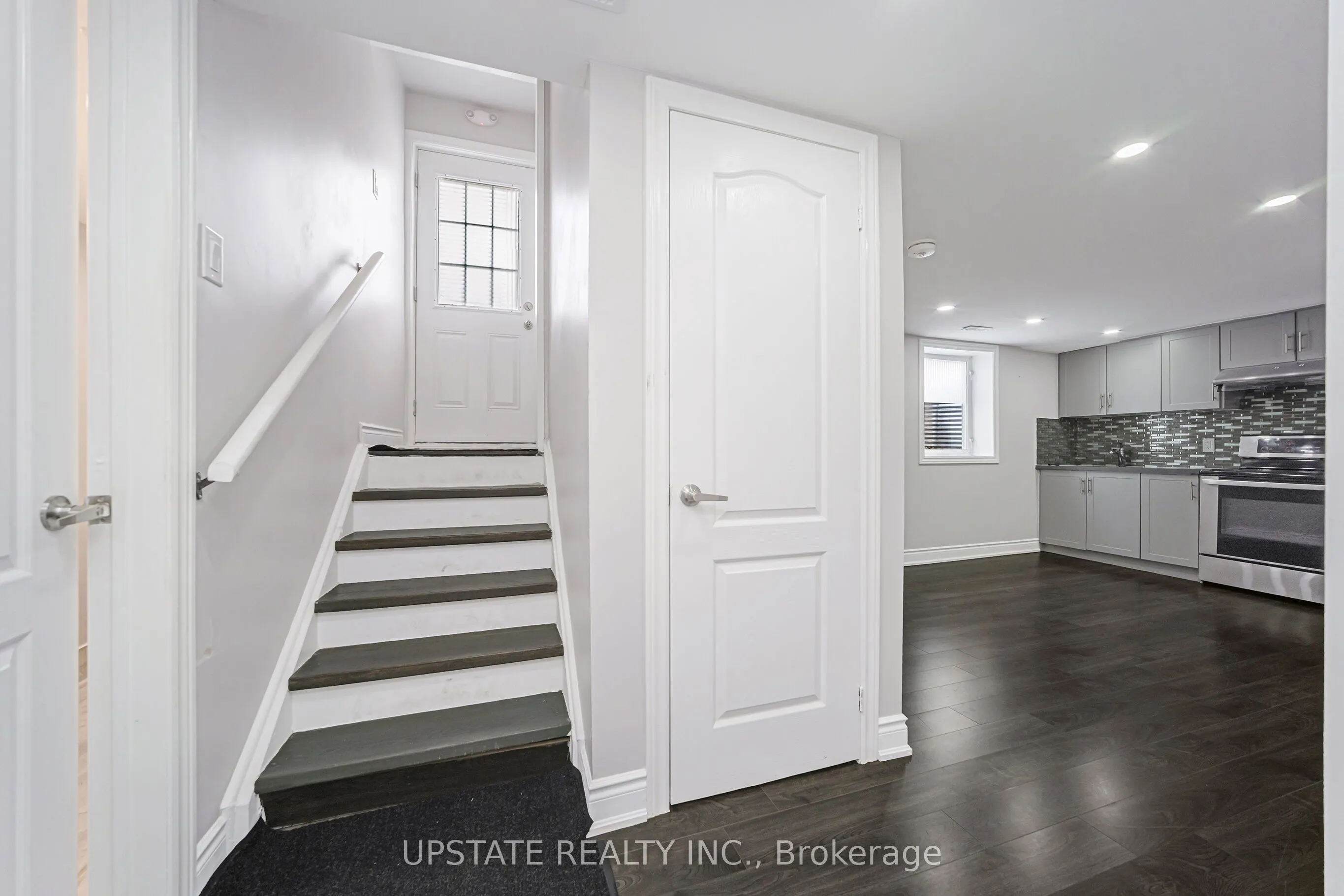 2 Trewartha Crescent