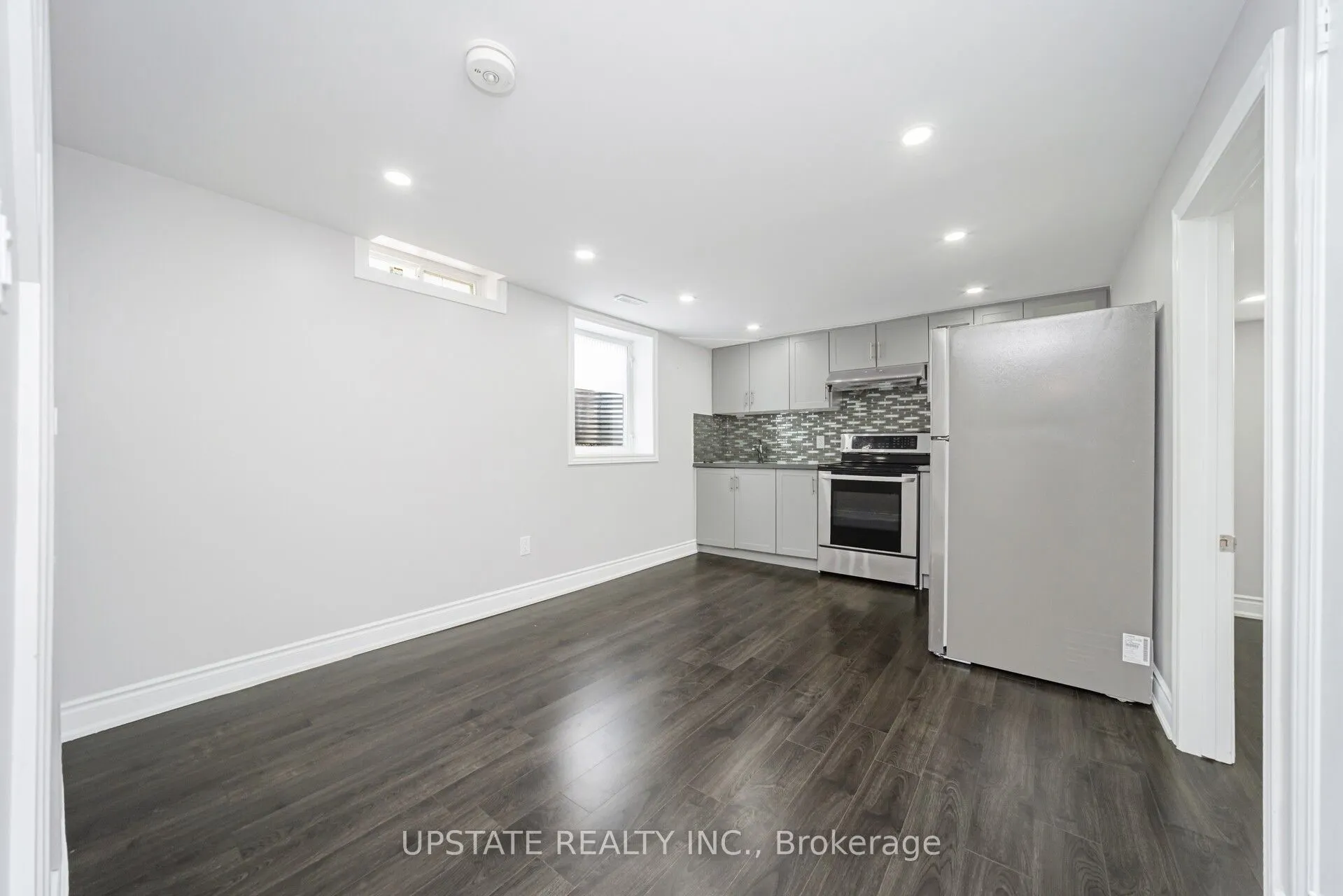 2 Trewartha Crescent