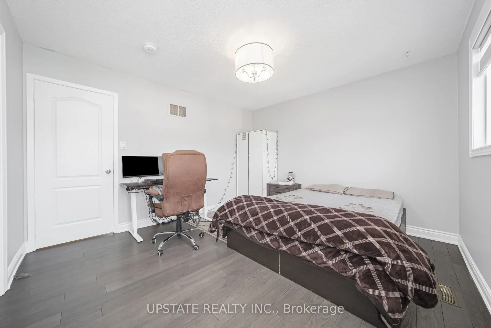 2 Trewartha Crescent