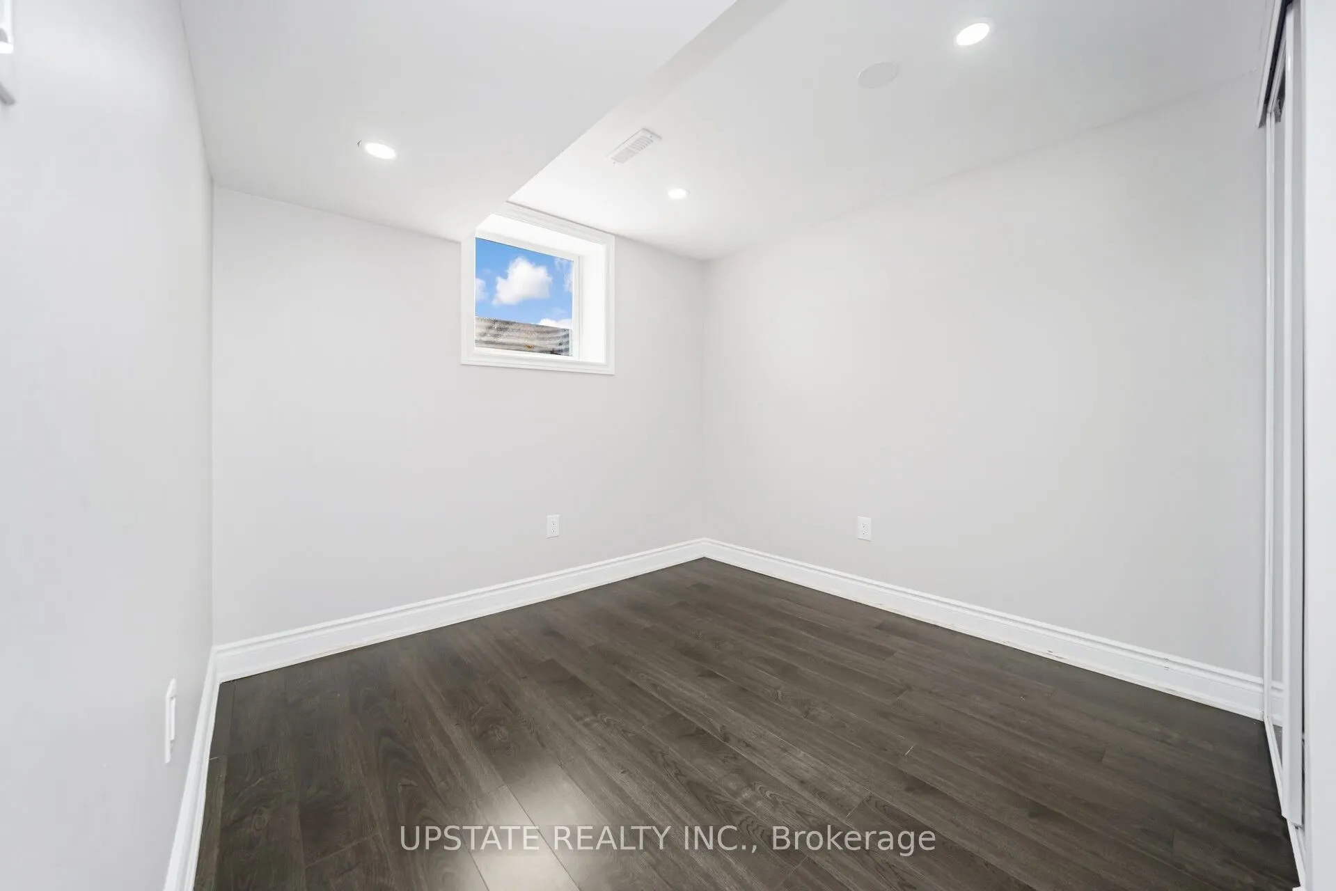 2 Trewartha Crescent