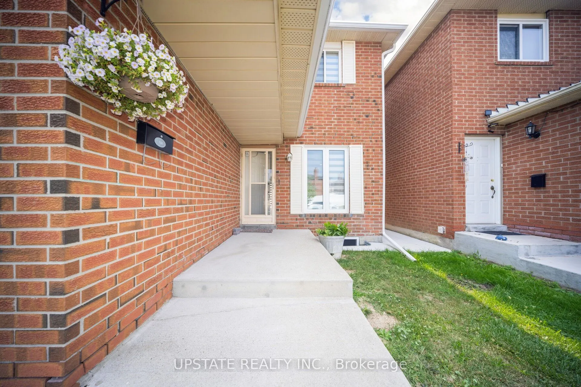 2 Trewartha Crescent