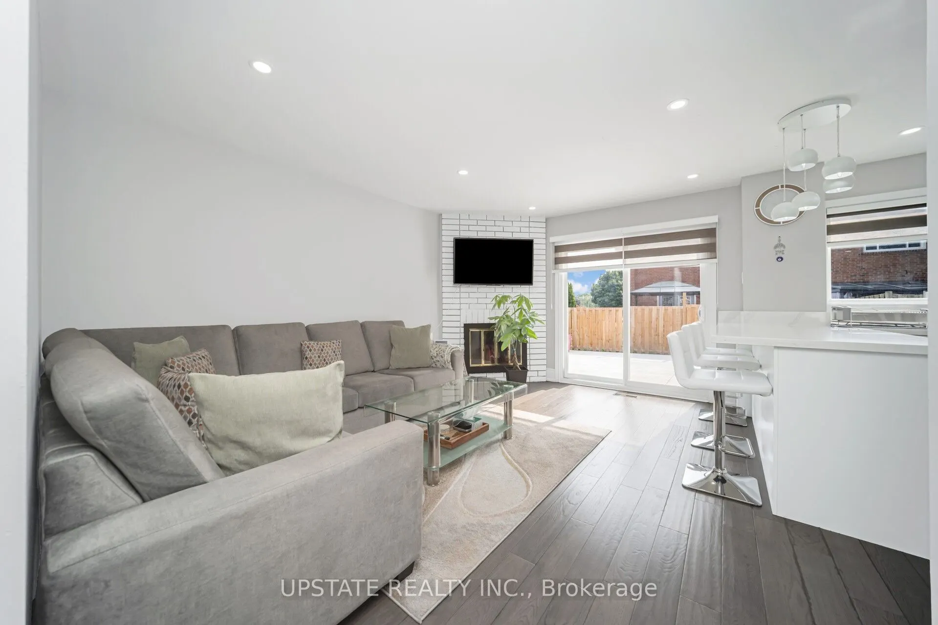 2 Trewartha Crescent