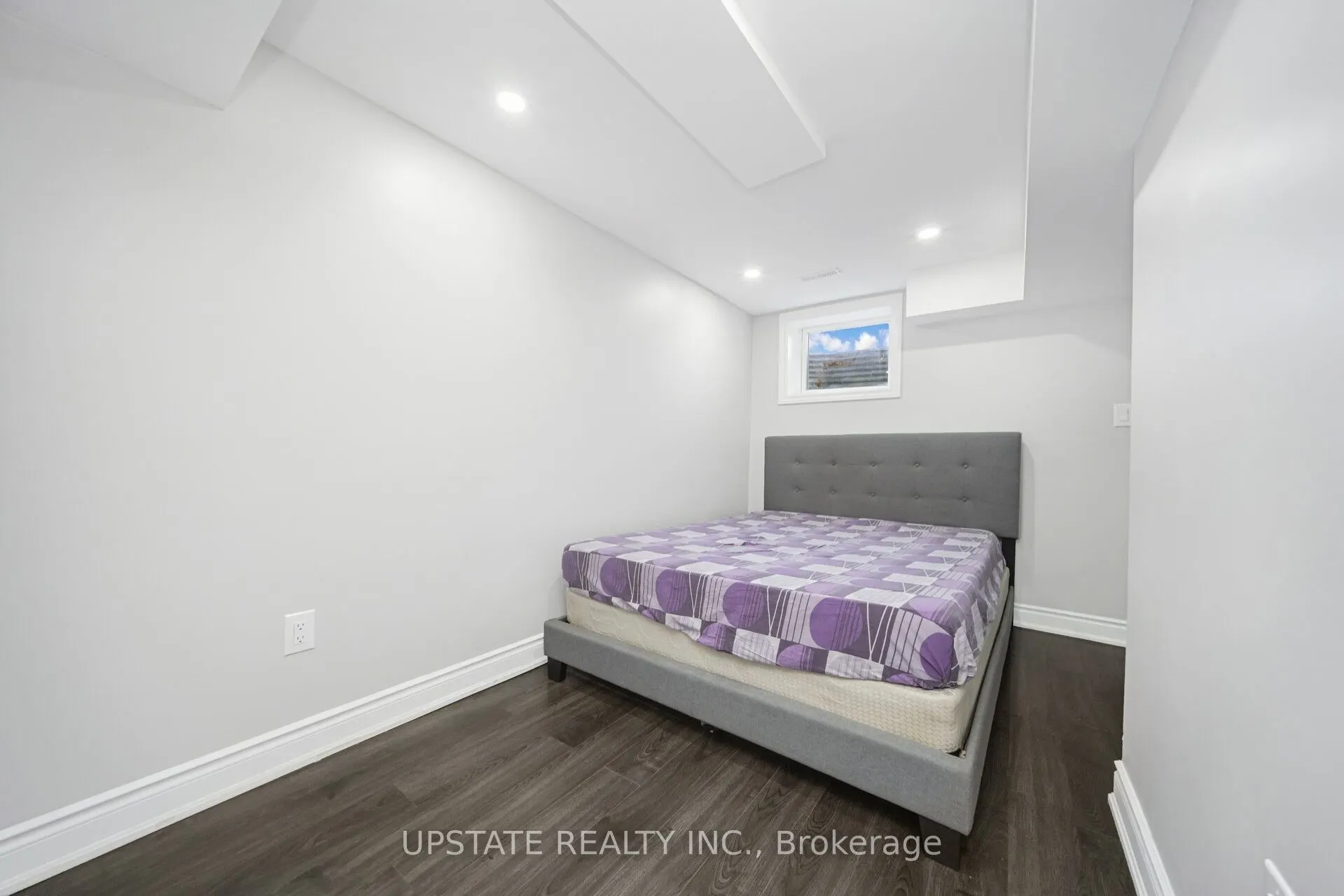 2 Trewartha Crescent
