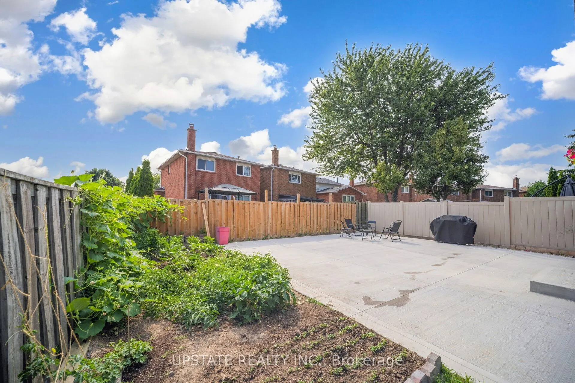 2 Trewartha Crescent