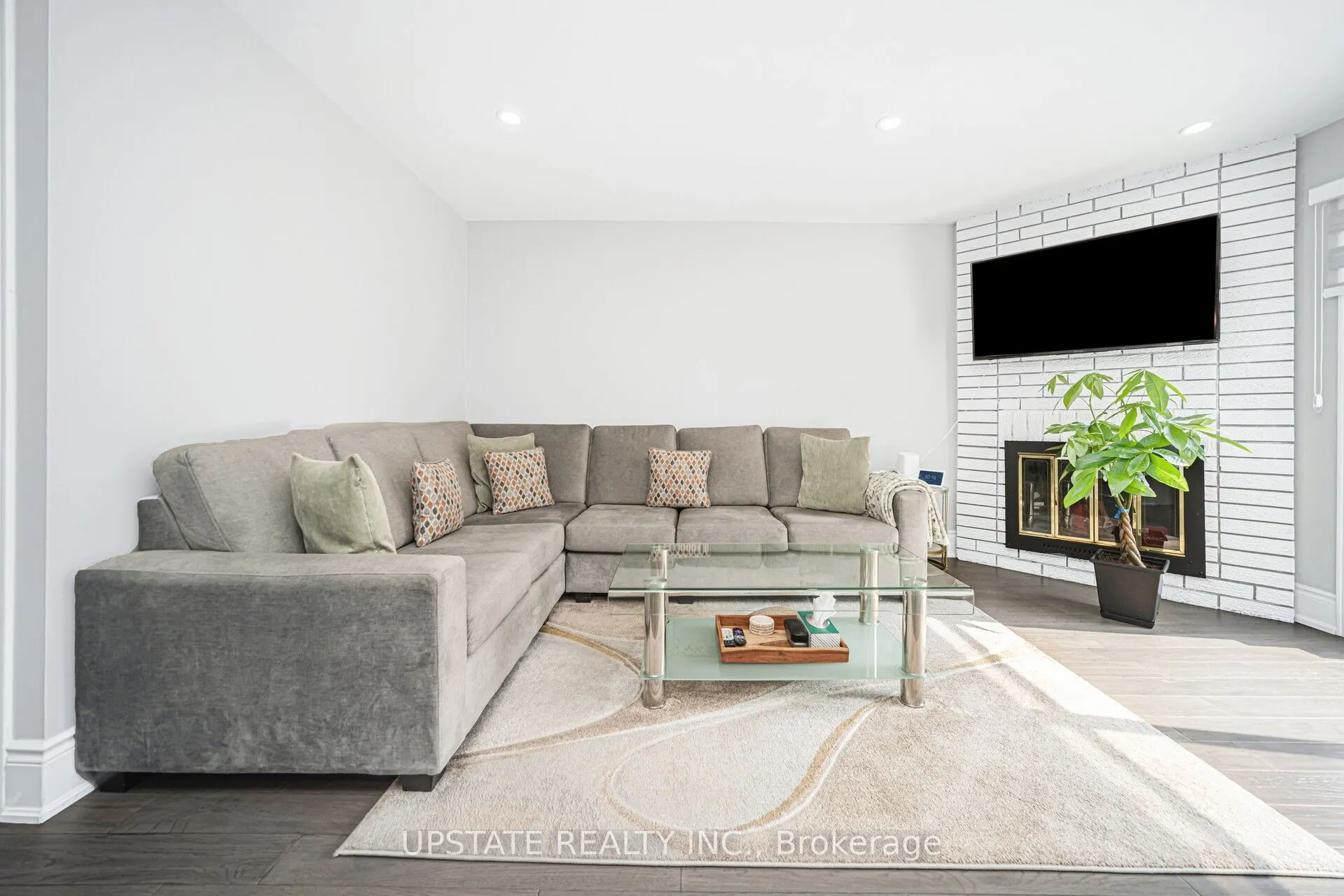 2 Trewartha Crescent