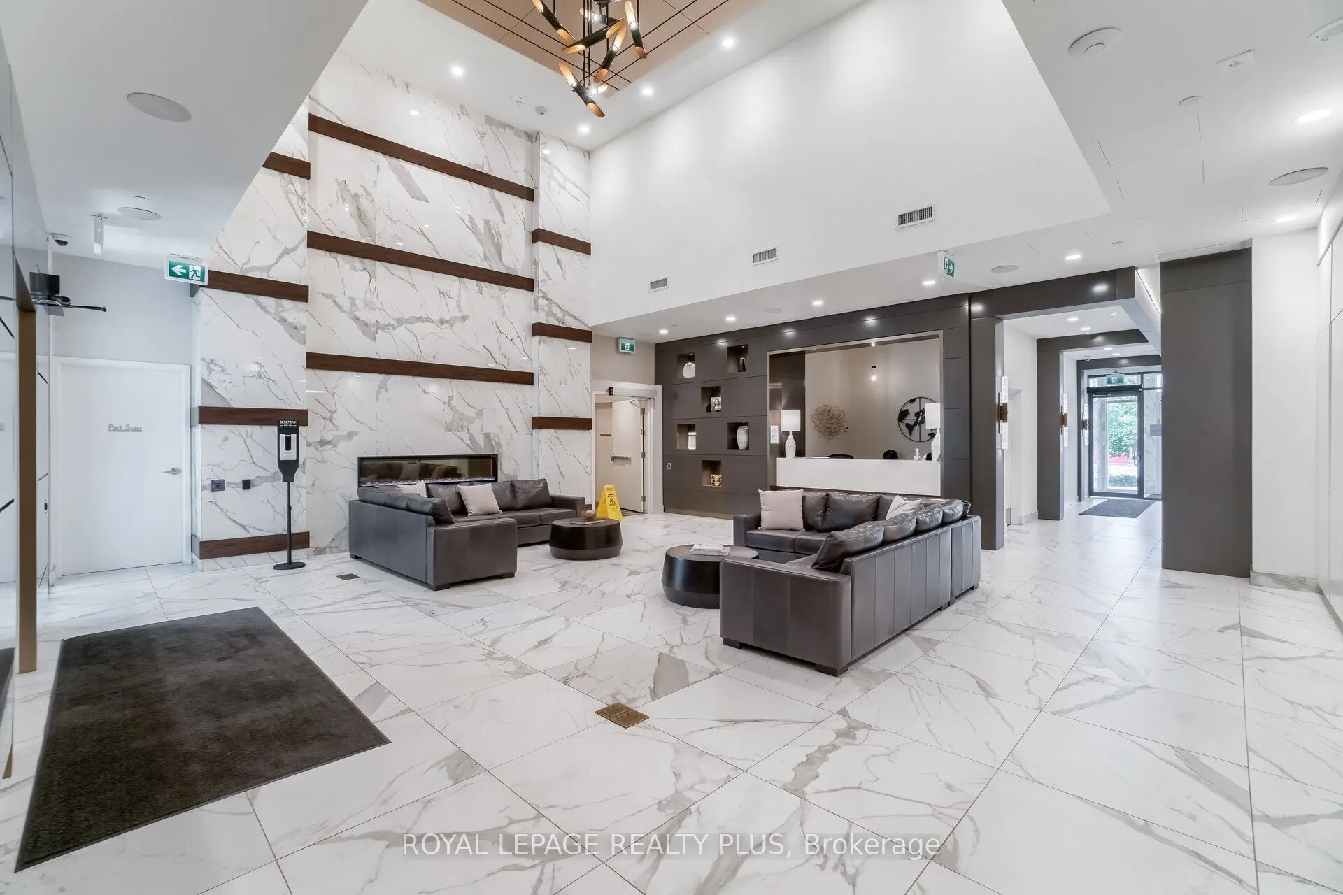 1050 Main Street E, #620
