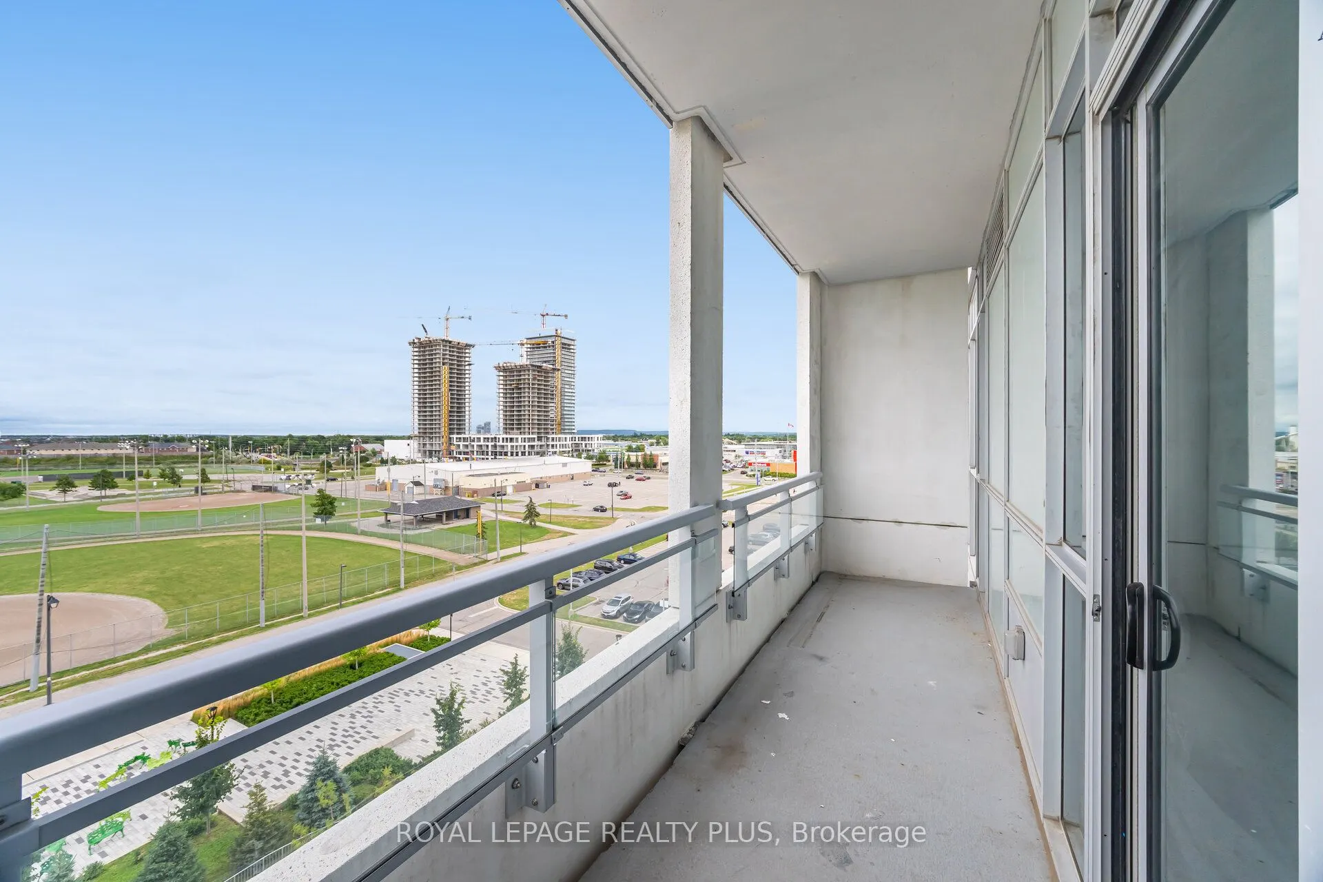 1050 Main Street E, #620