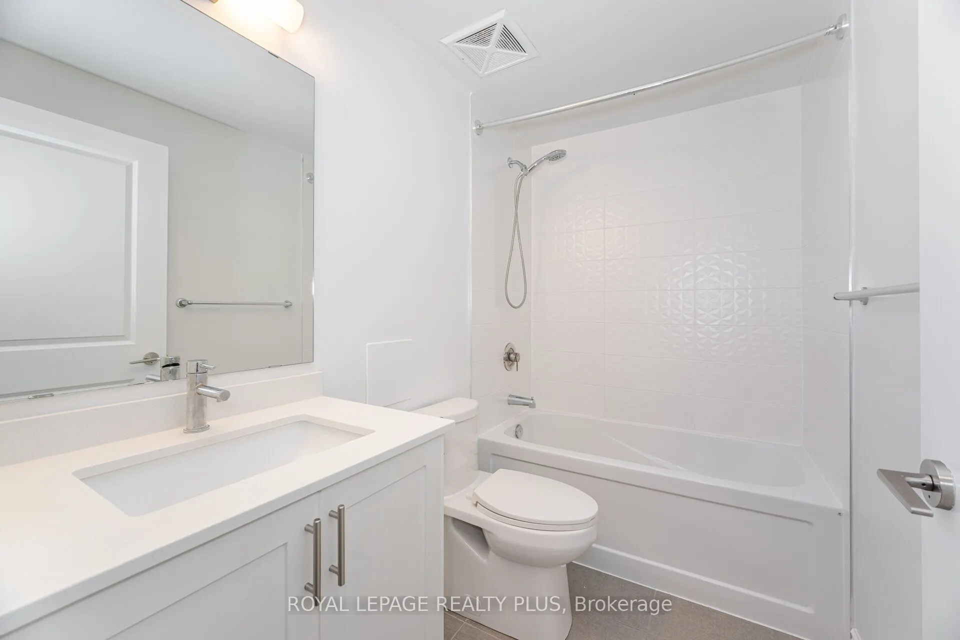 1050 Main Street E, #620