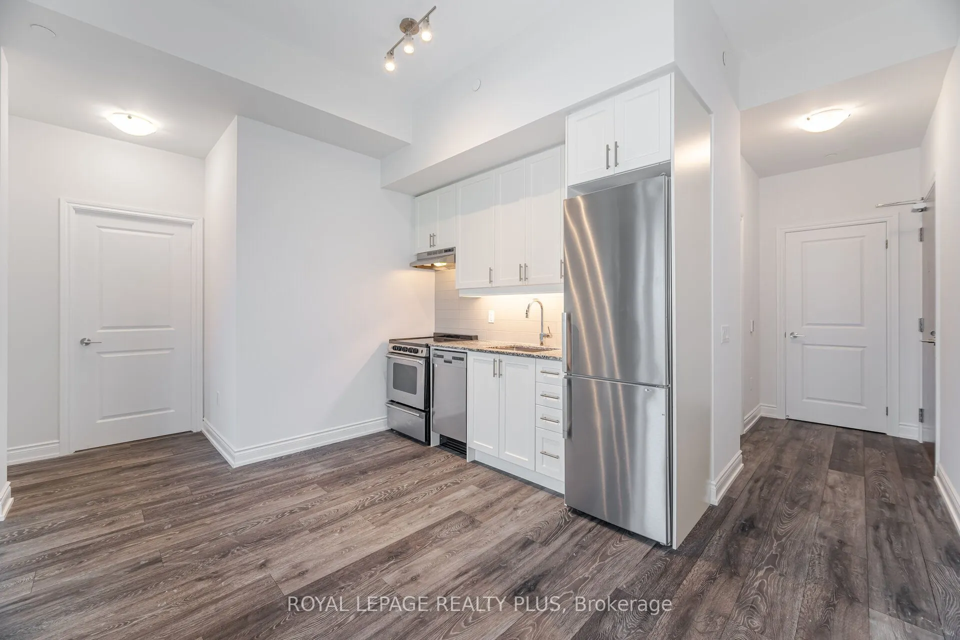 1050 Main Street E, #620