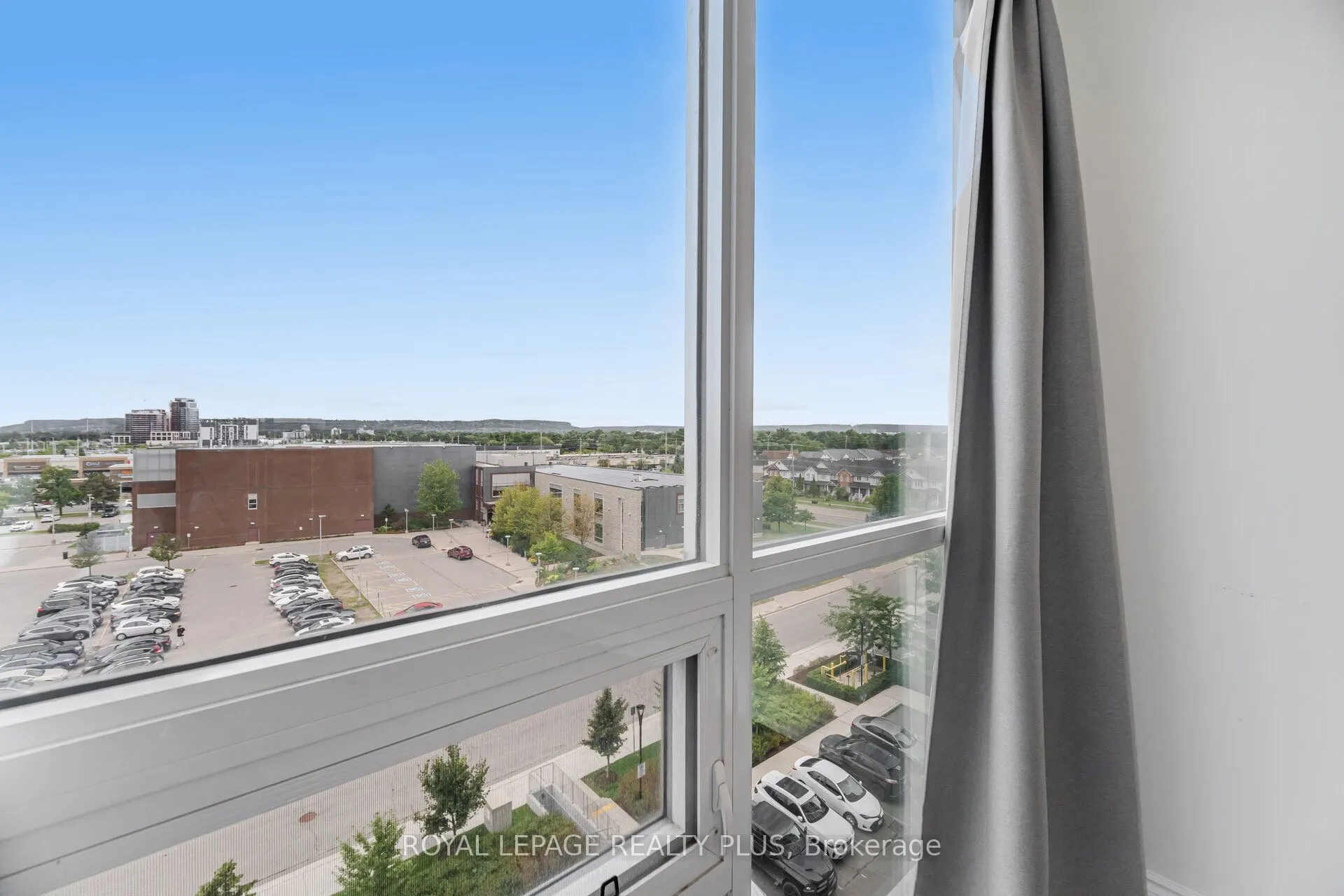 1050 Main Street E, #620