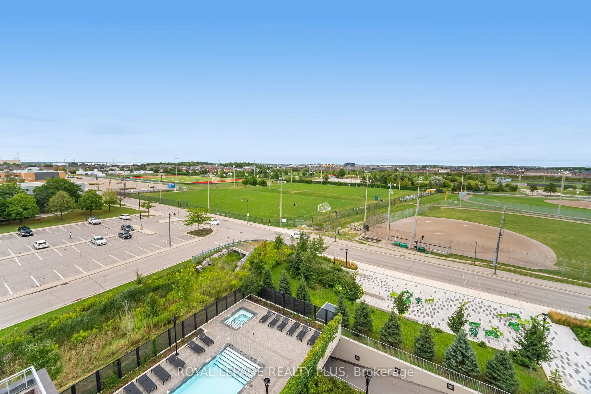 1050 Main Street E, #620