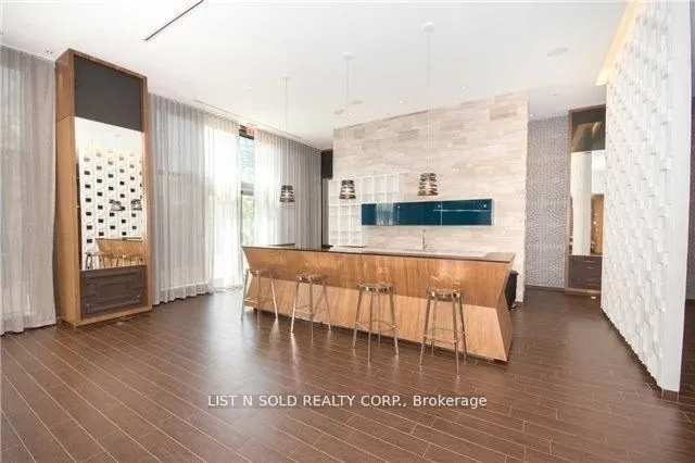 36 Park Lawn Road, #1804