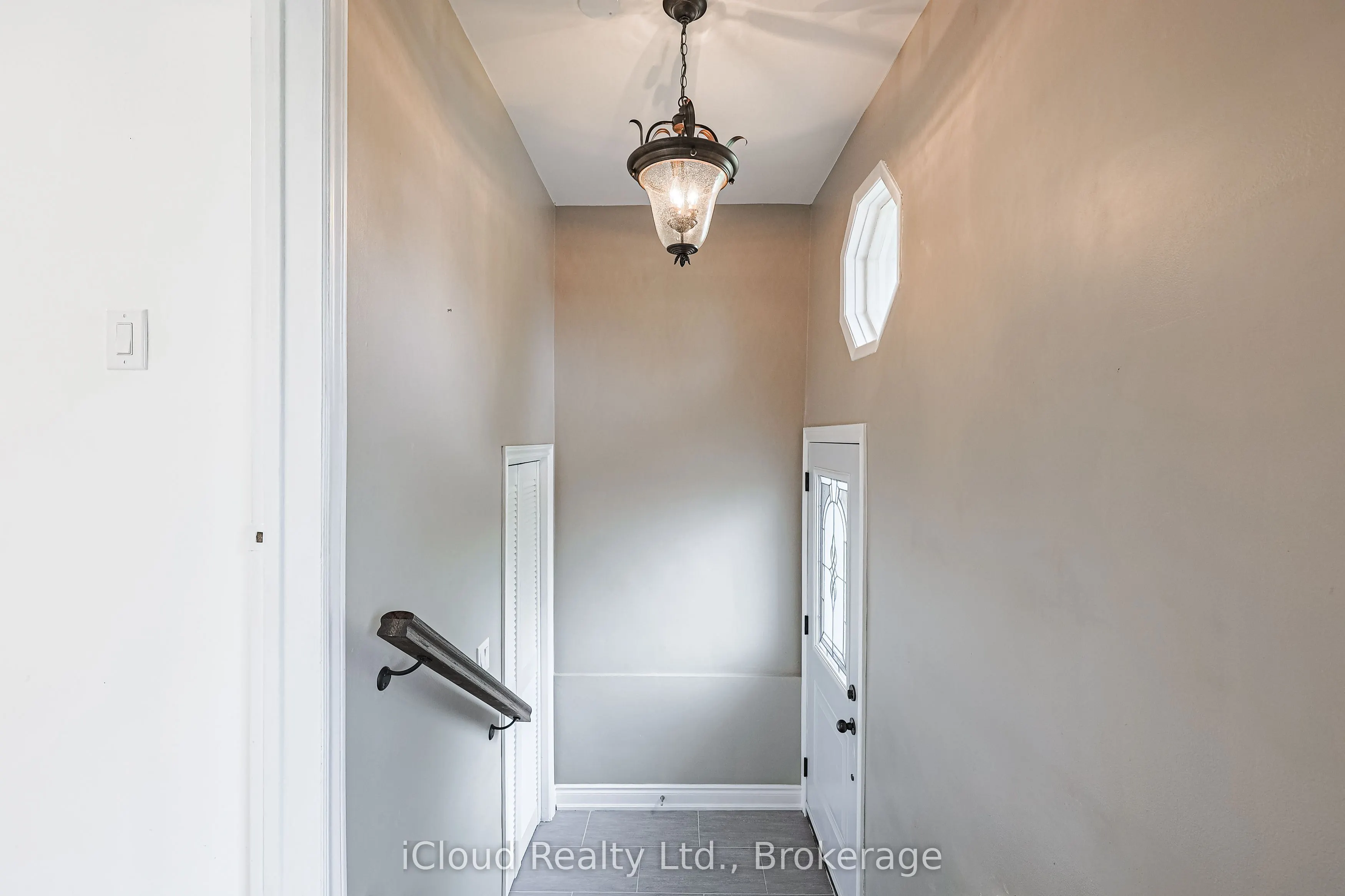 52 Dellbrook Crescent