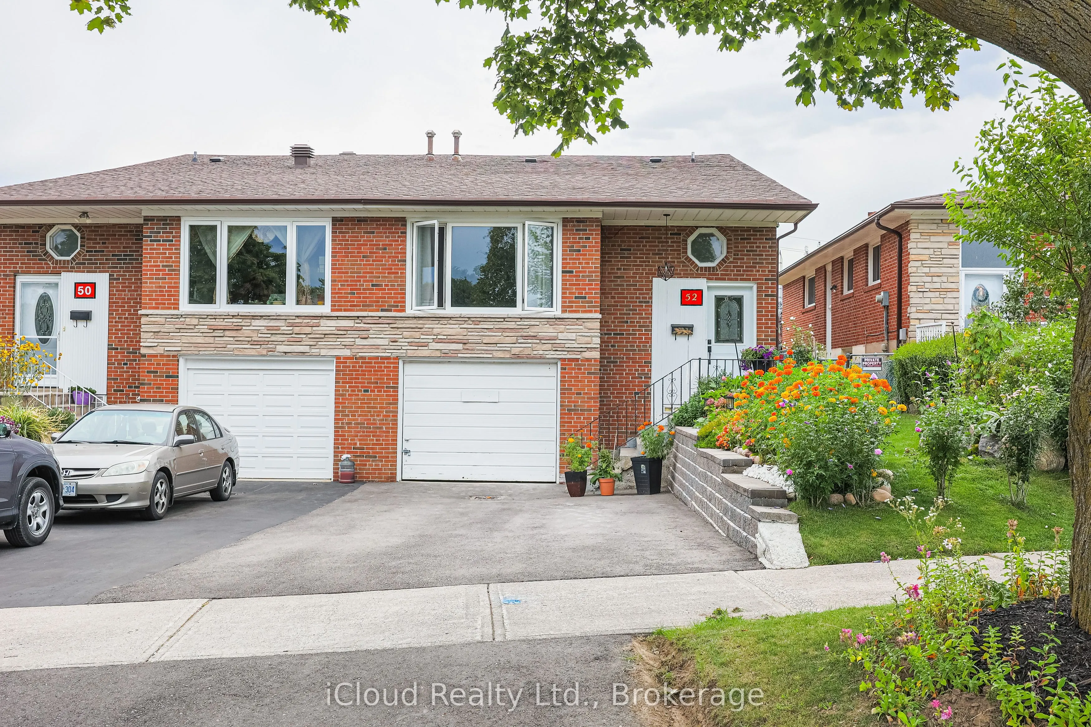52 Dellbrook Crescent
