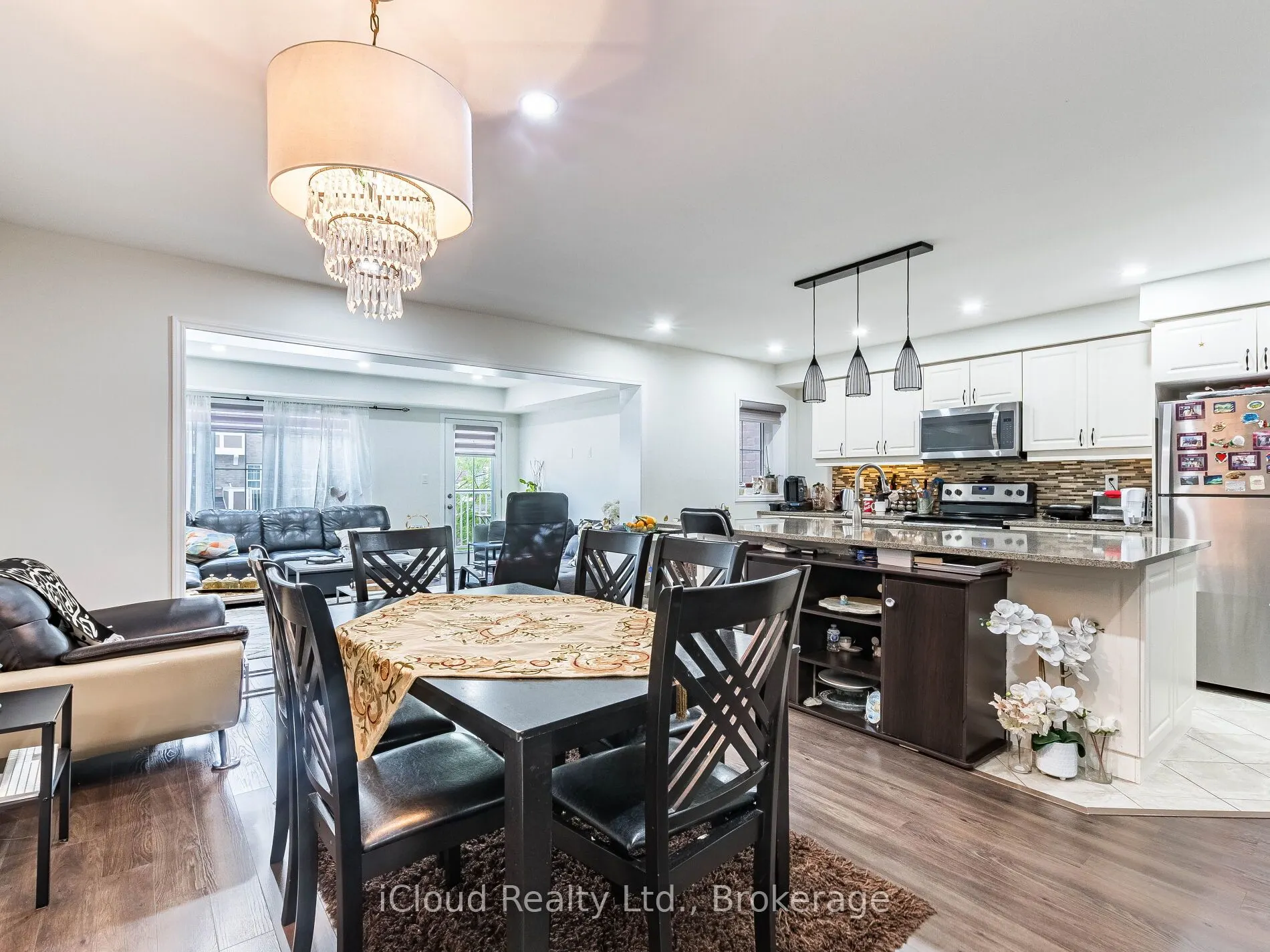 581 Allport Gate