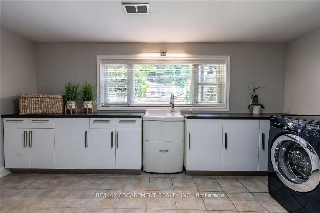 822 Danforth Place