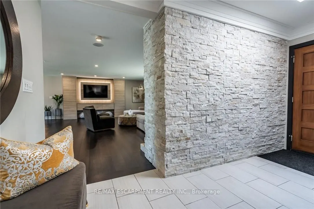822 Danforth Place