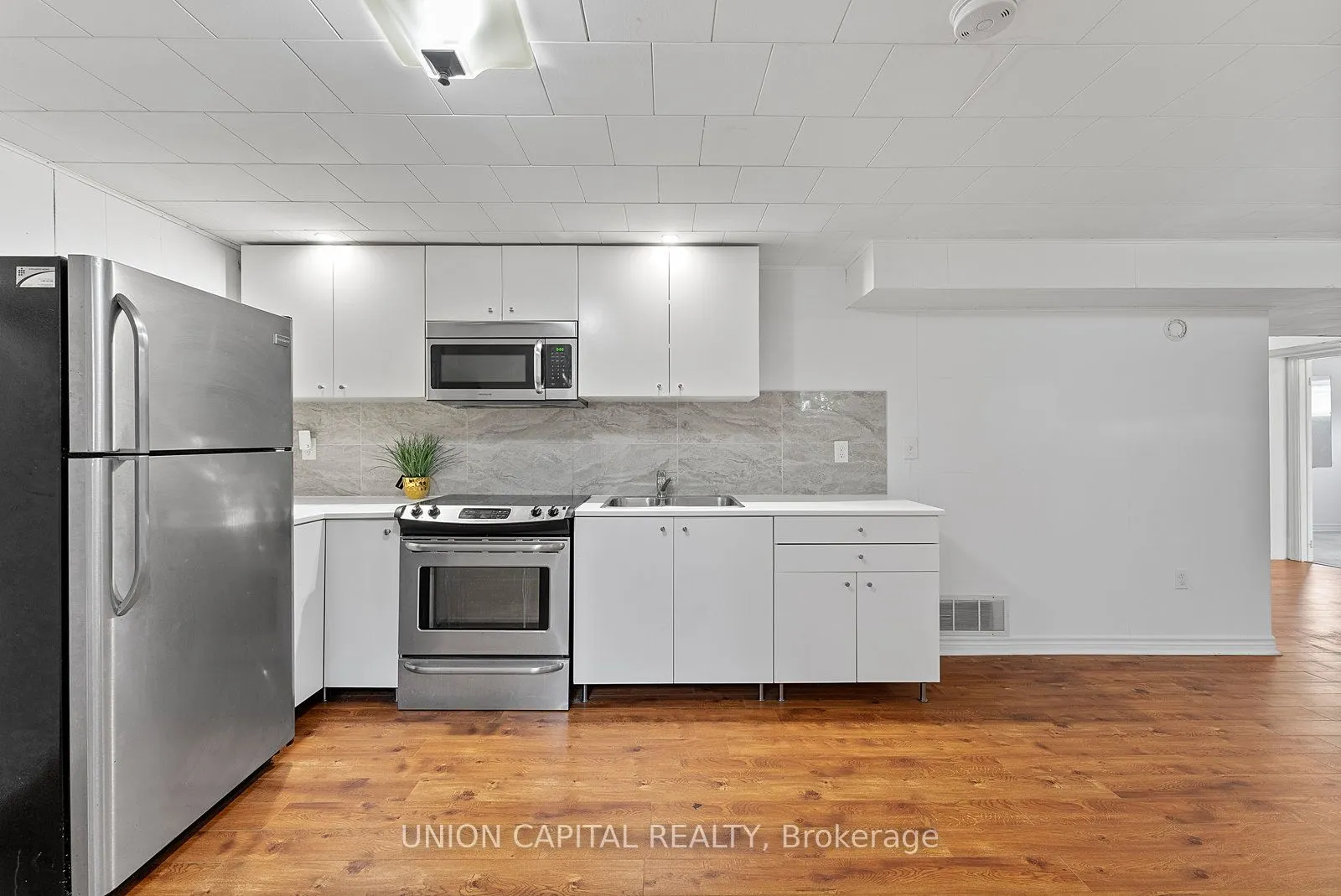 379 Tamarack Circle, #LOWER