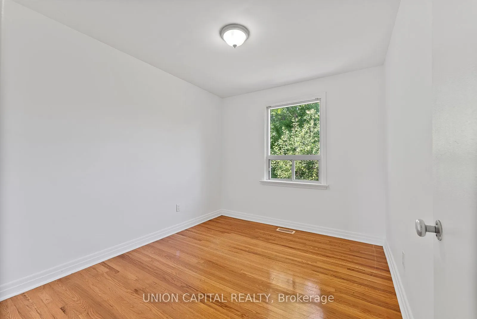 379 Tamarack Circle, #LOWER