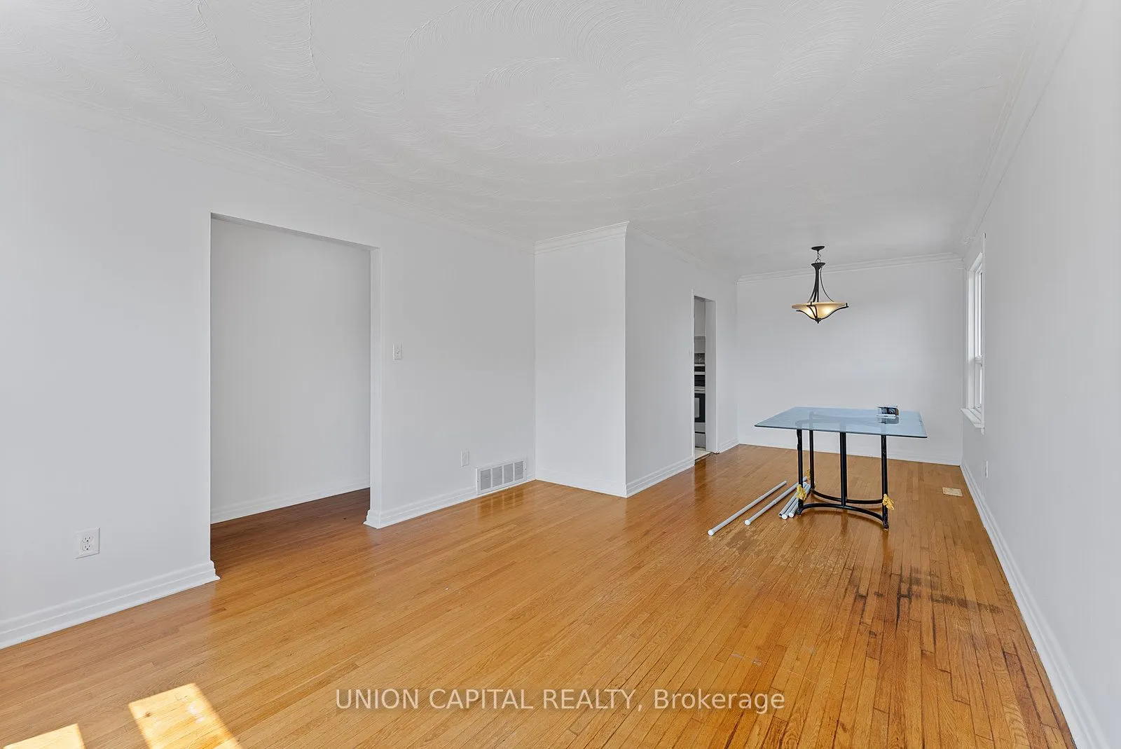 379 Tamarack Circle, #LOWER