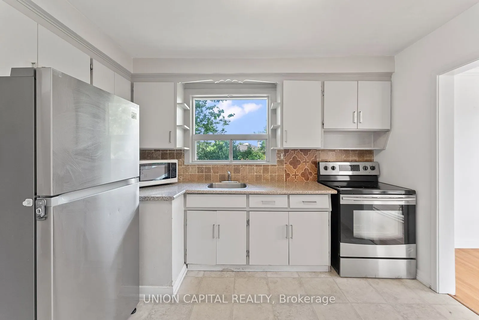379 Tamarack Circle, #LOWER