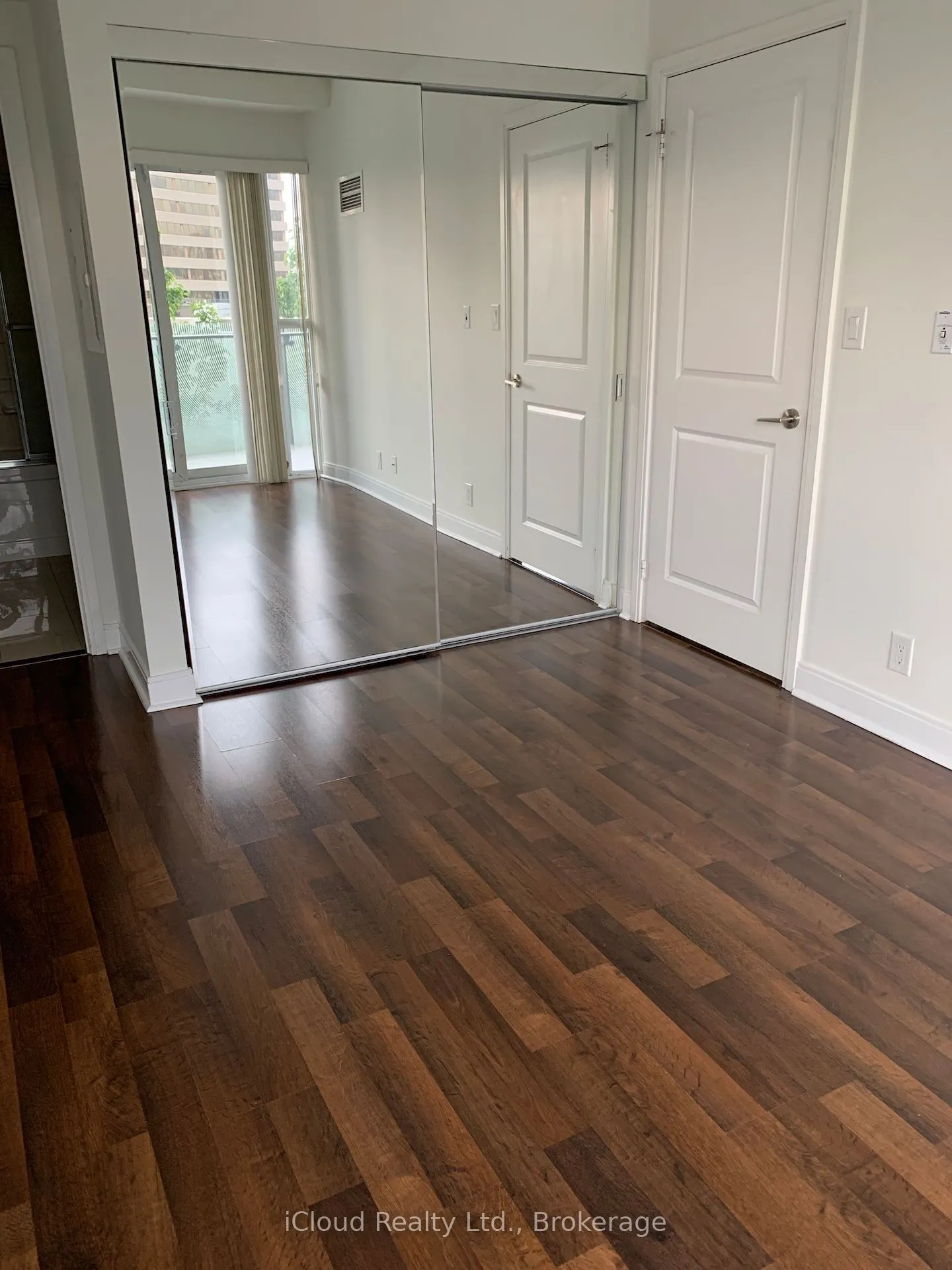 50 Absolute Avenue, #408