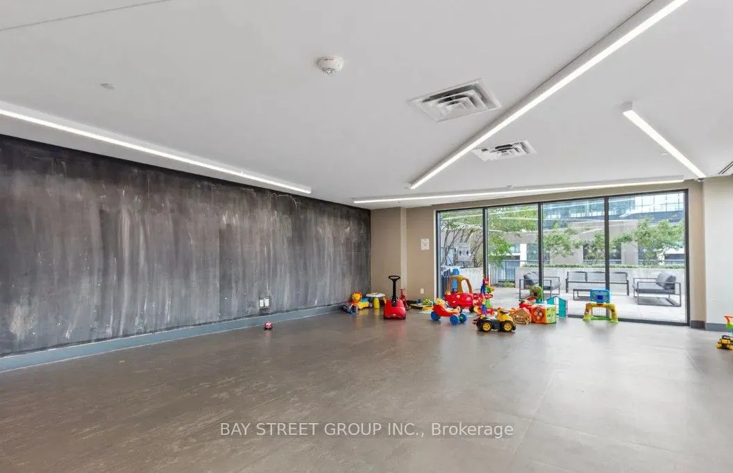 5033 Four Springs Avenue, #1812