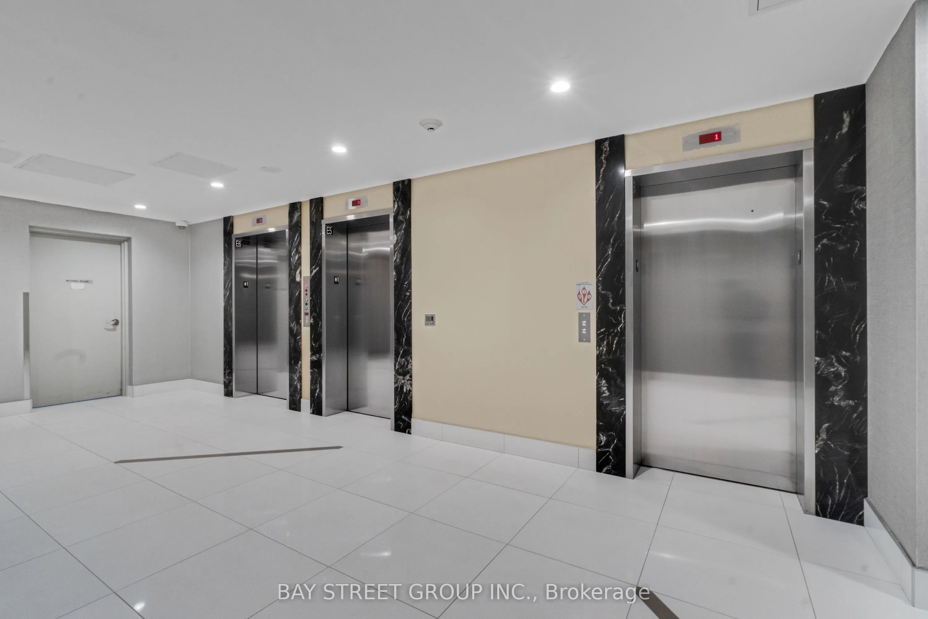 5033 Four Springs Avenue, #1812