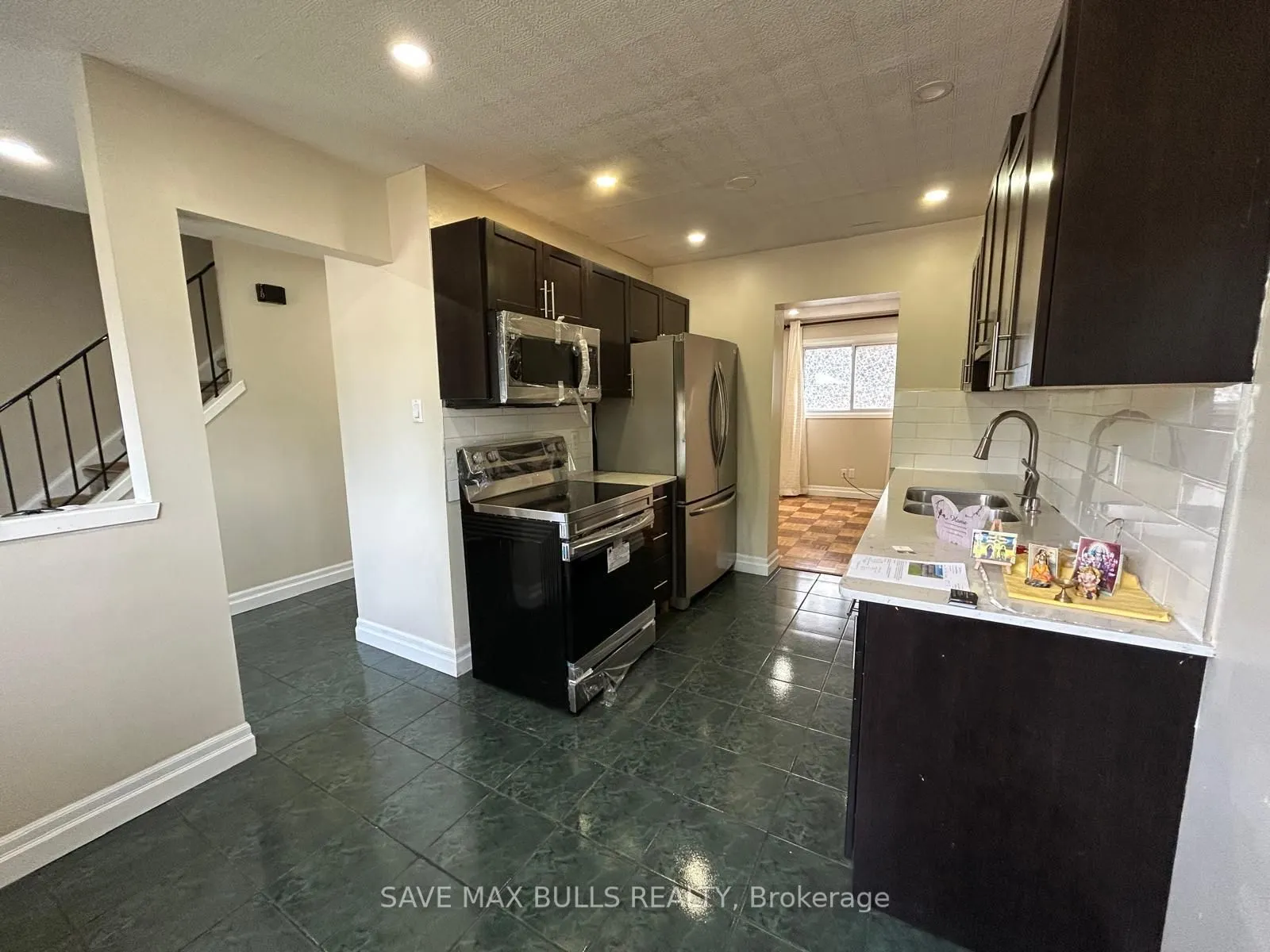 81 Hansen Road N, #99