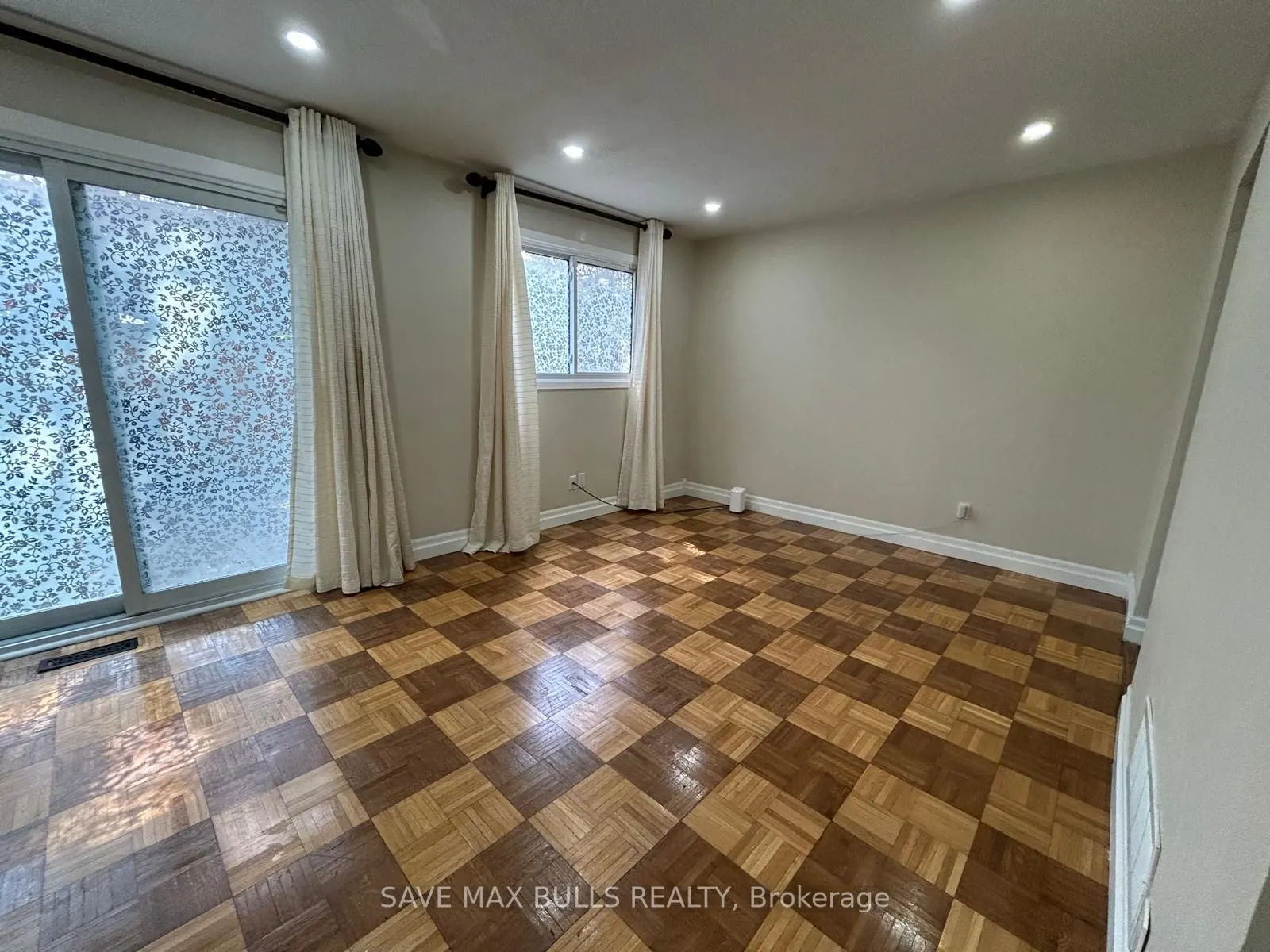 81 Hansen Road N, #99