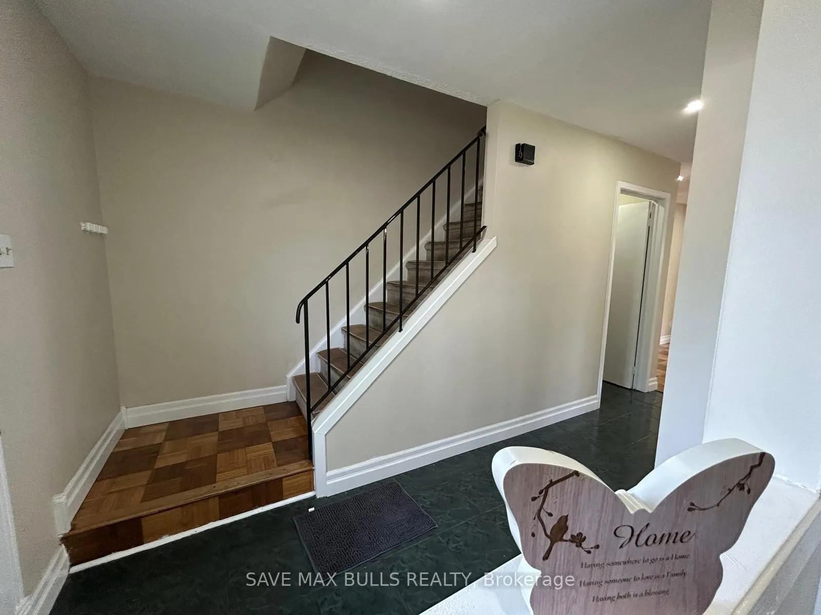 81 Hansen Road N, #99