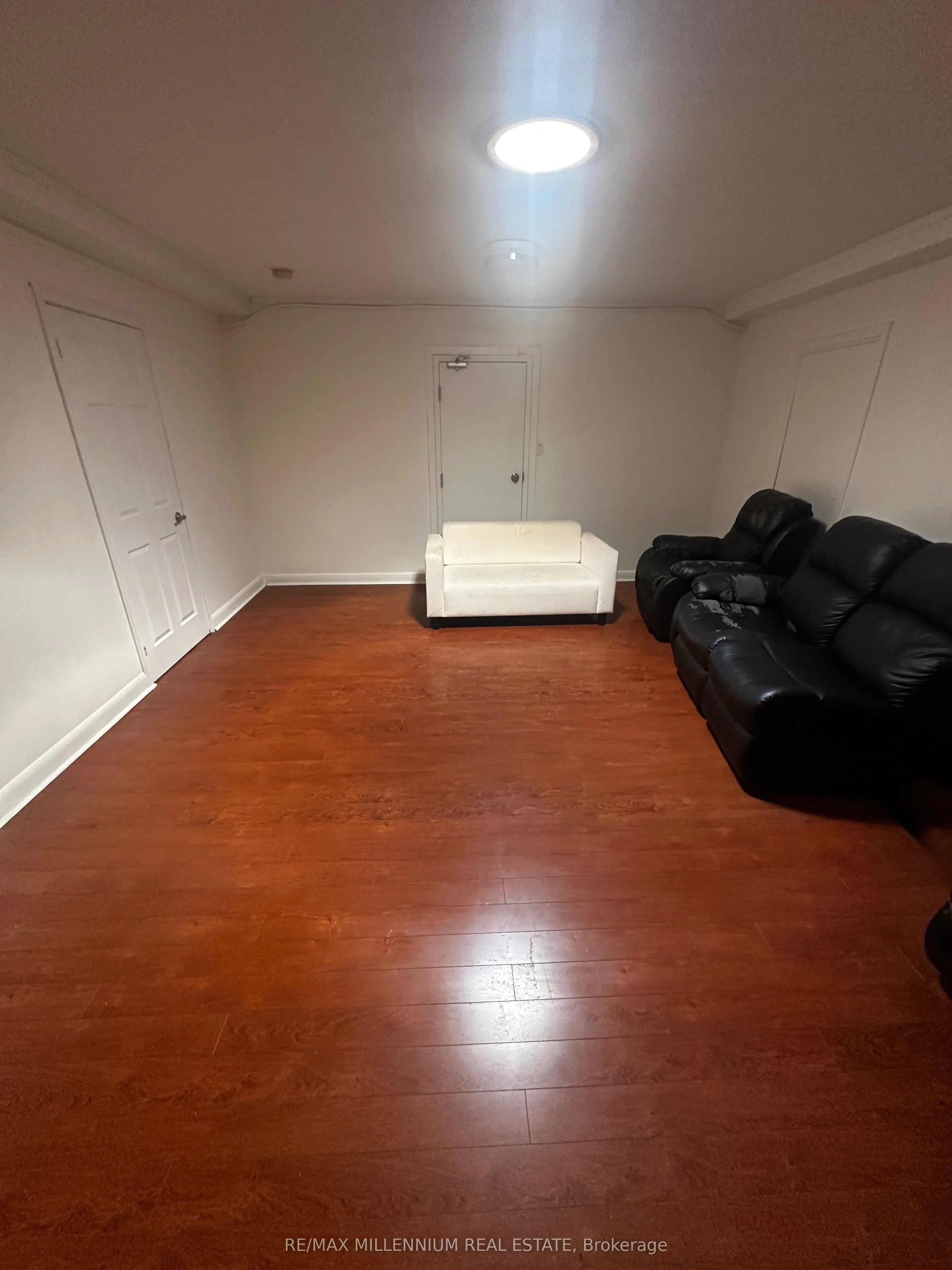 224 Queen Street S, #Upper#1