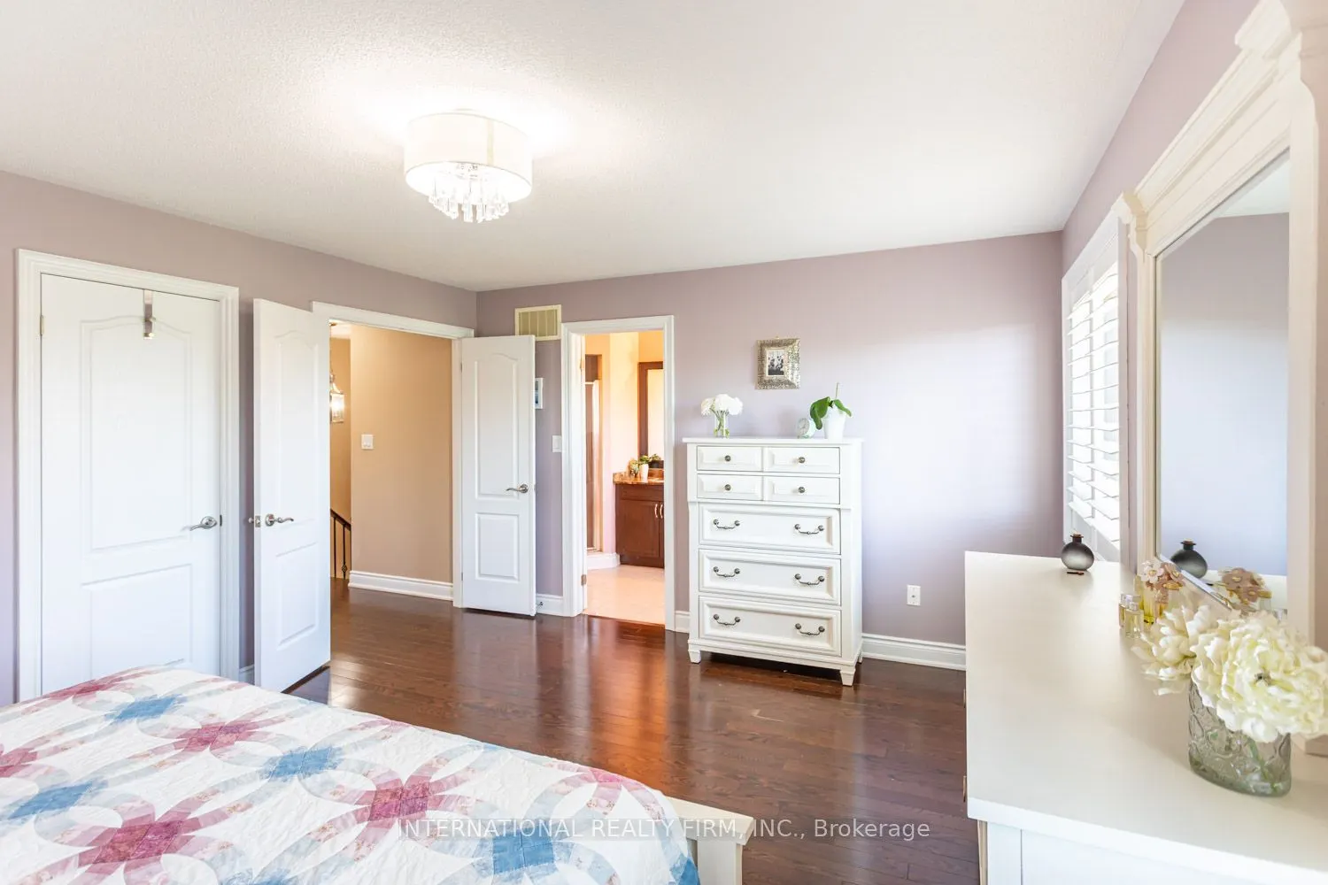 2371 QUETICO Crescent
